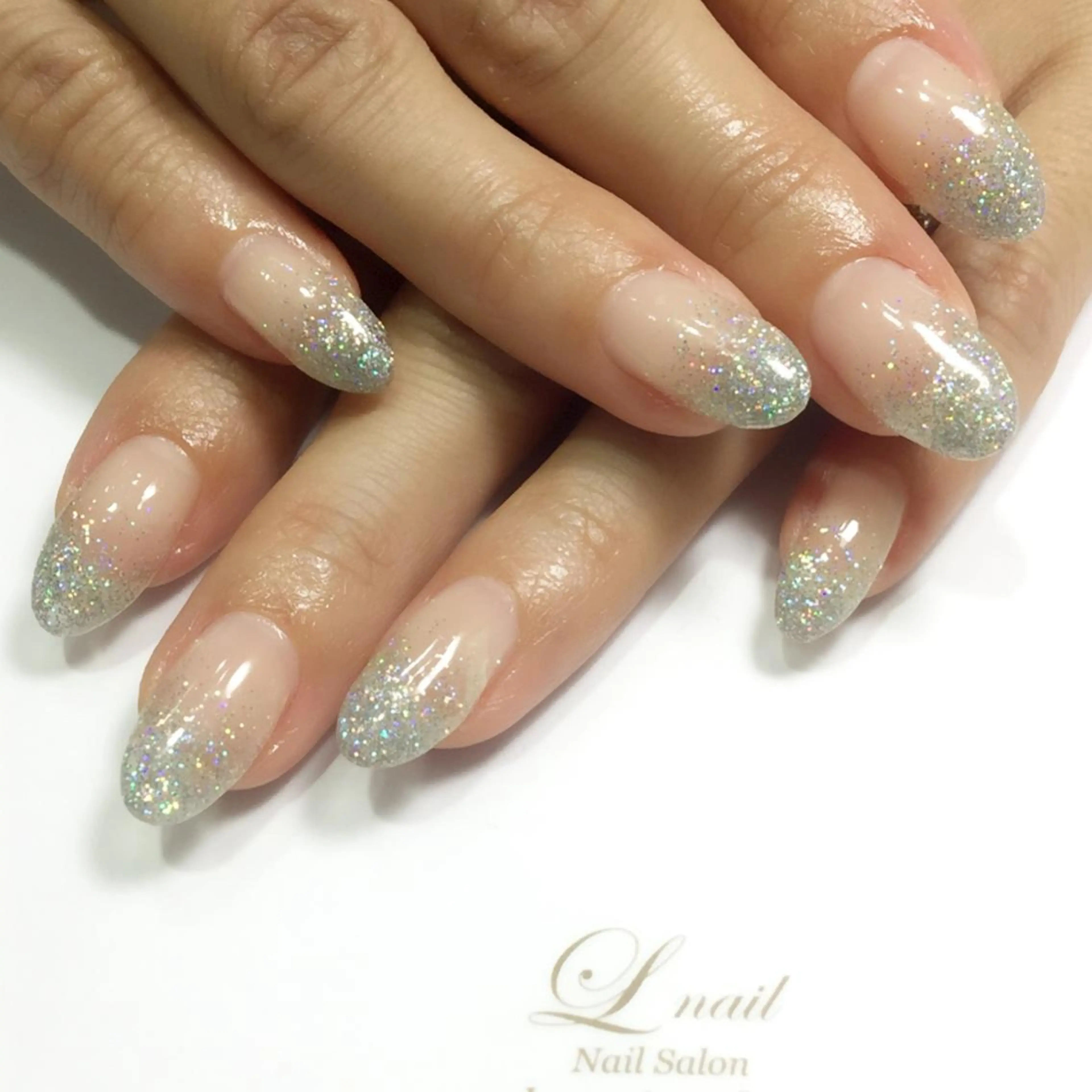 ネイル グラデーション キラキラネイル ラメ(グリッター) ラメグラデーション スカルプネイル エルネイル アシスタントのネイルデザイン