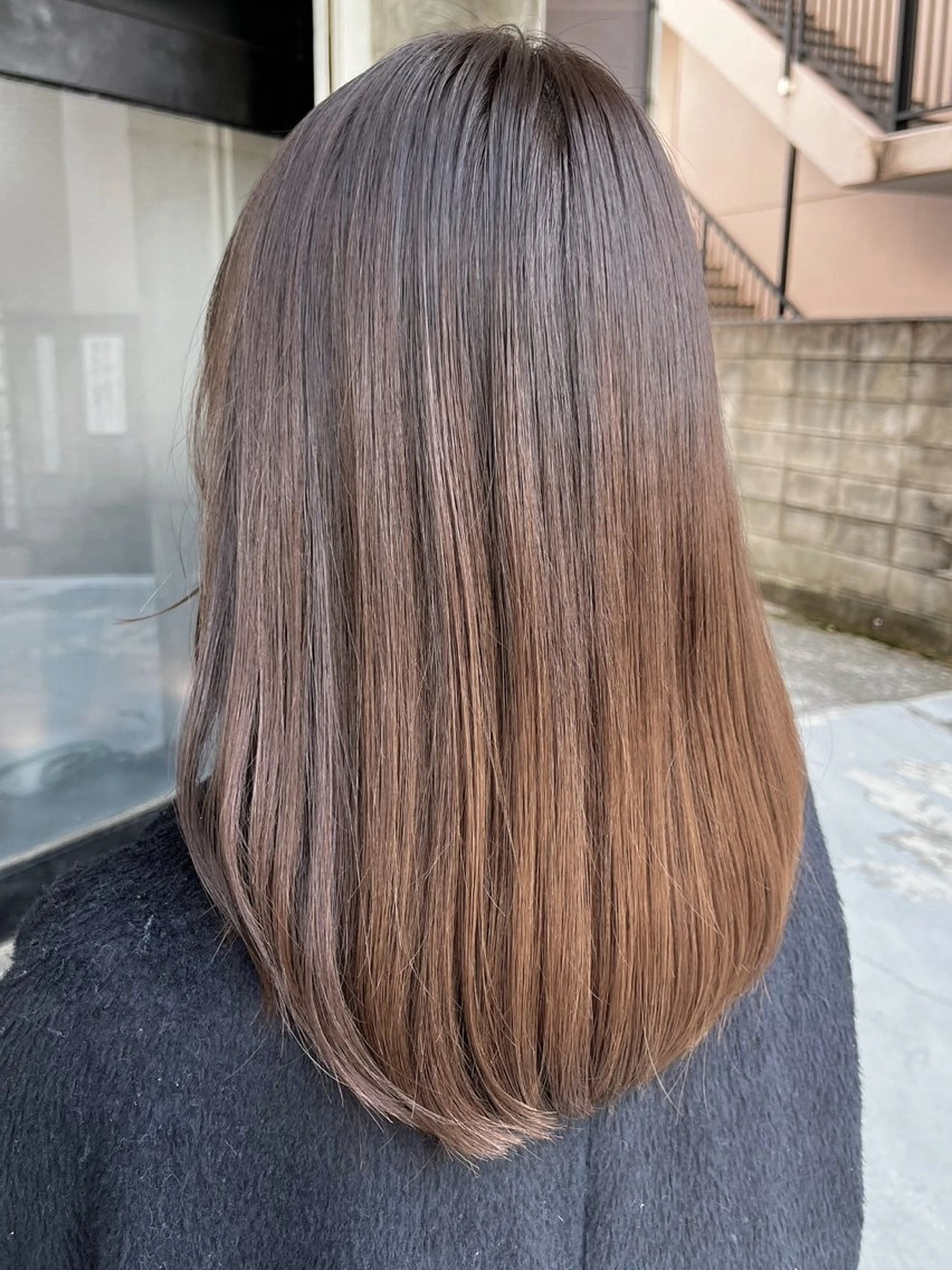 ロング カラー バレイヤージュ ブリーチ ケアブリーチ イヤリングカラー ハイライトカラー ヘアカラー ハイトーン/韓国風/ 艶髪/吉祥寺のヘアスタイル