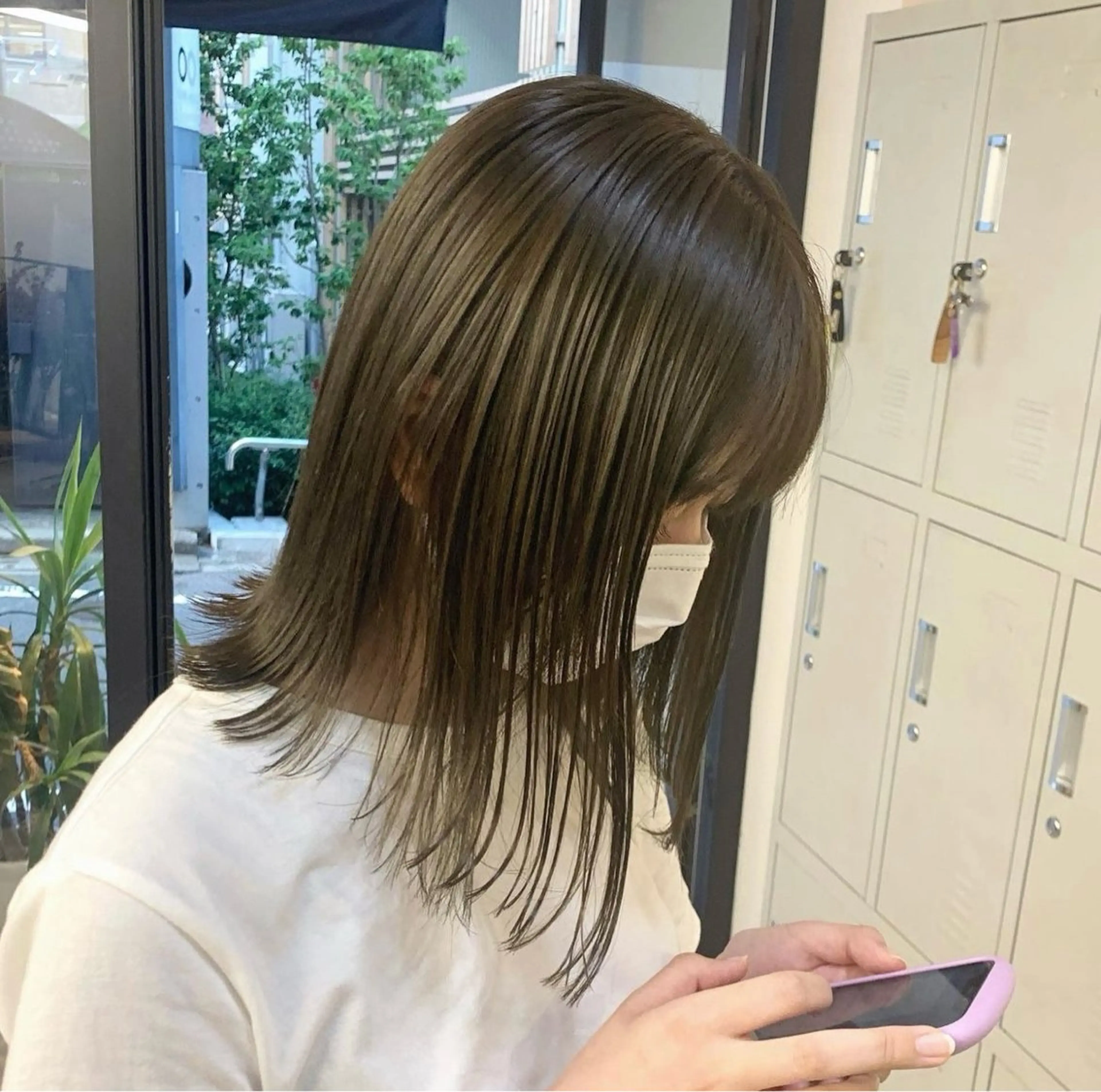 ミディアム カラー ベージュカラー ブリーチ ダブルカラー ブリーチなしカラー オリーブベージュ 髪質改善/韓国ヘア/ 赤み消し/sahoのヘアスタイル