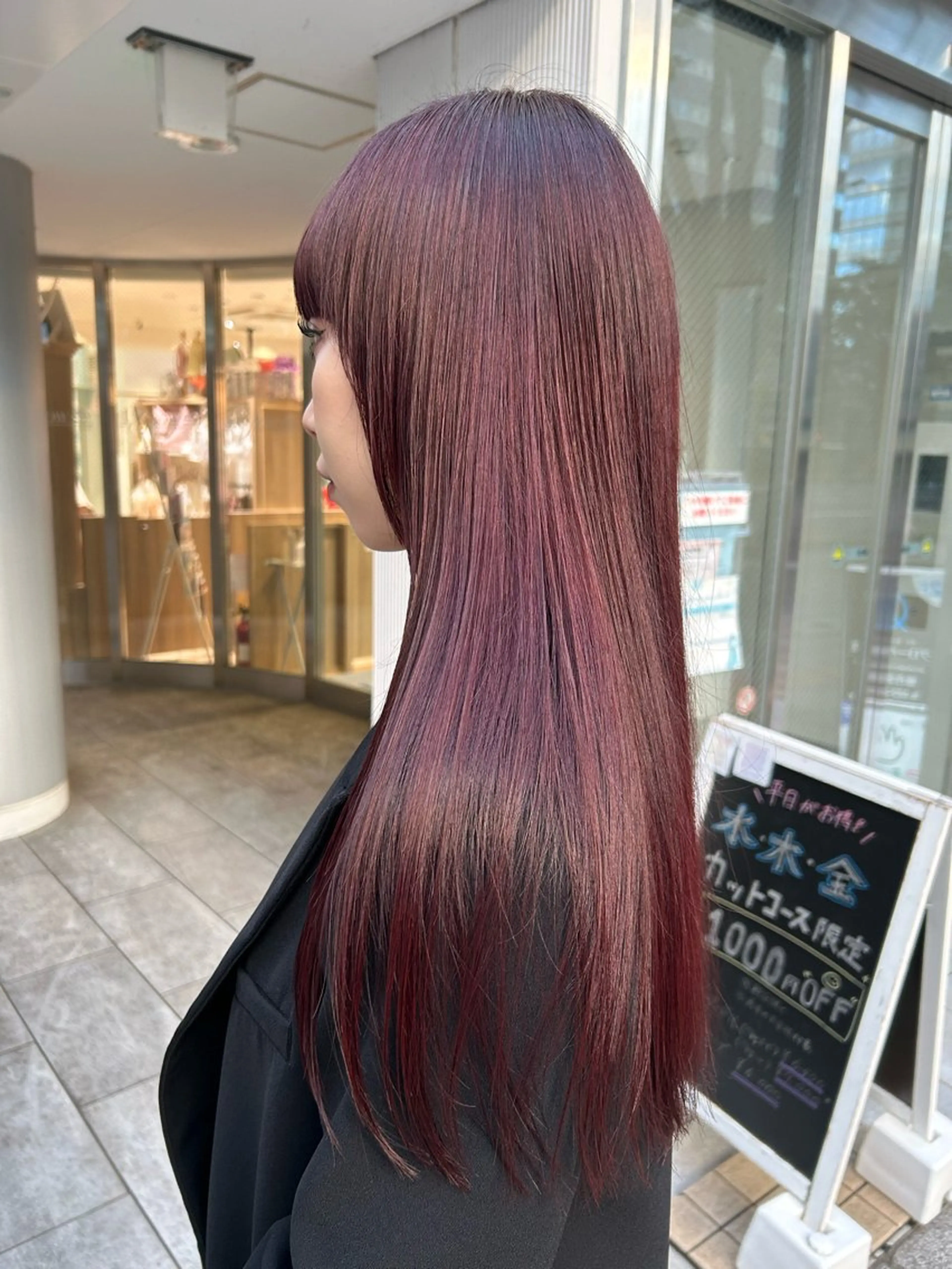 ロング カラー レッドカラー カット ヘアカラー トリートメント ᴋᴀɴᴀ 🎀のヘアスタイル