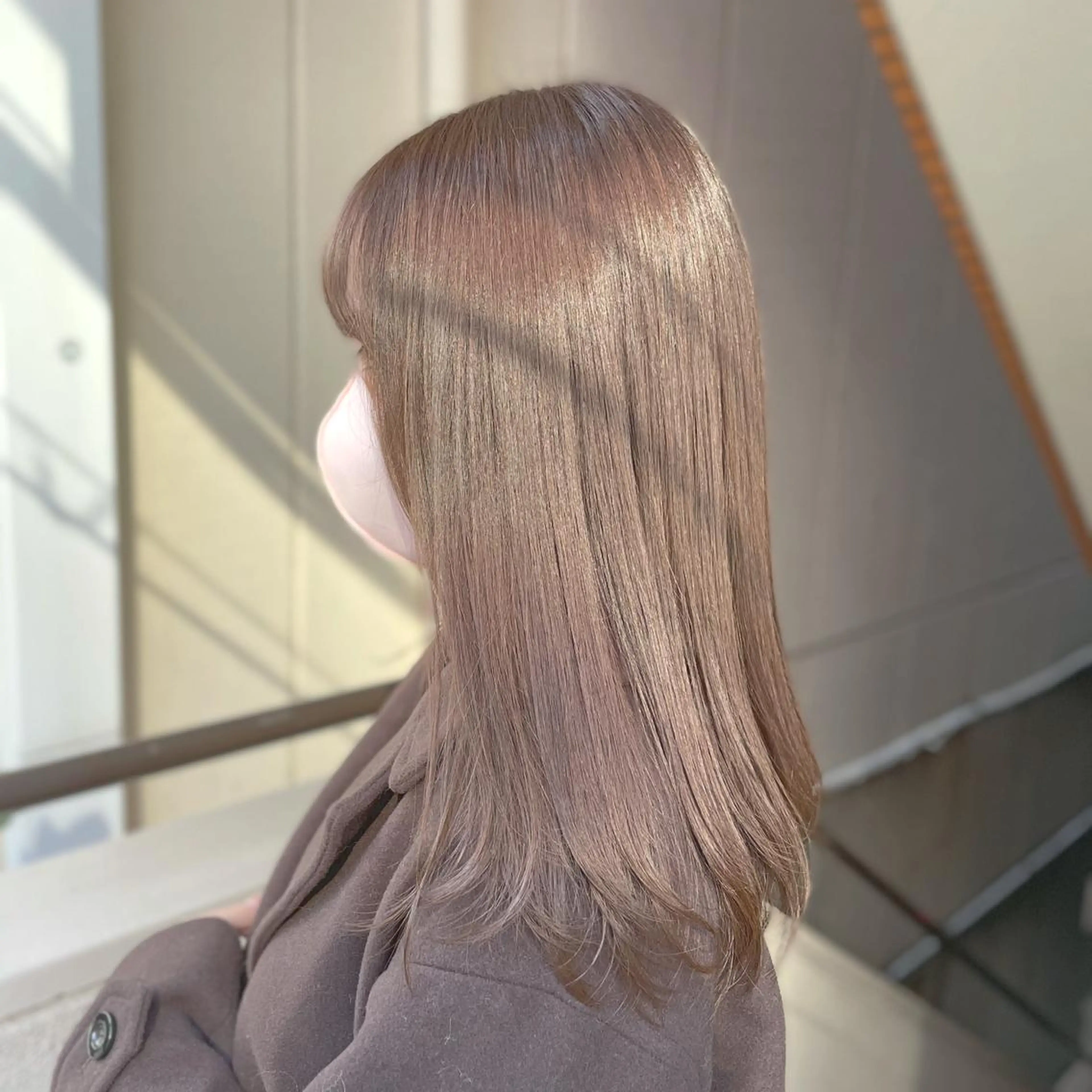 ミディアム カラー パーマ ヘアアレンジ メンズ キッズ ネイル マツエク・マツパ メンズブリーチ メンズインナーカラー メンズ韓国風 ブリーチ ケアブリーチ 切りっぱなしヘアボブ ミディアムヘアRYOのヘアスタイル