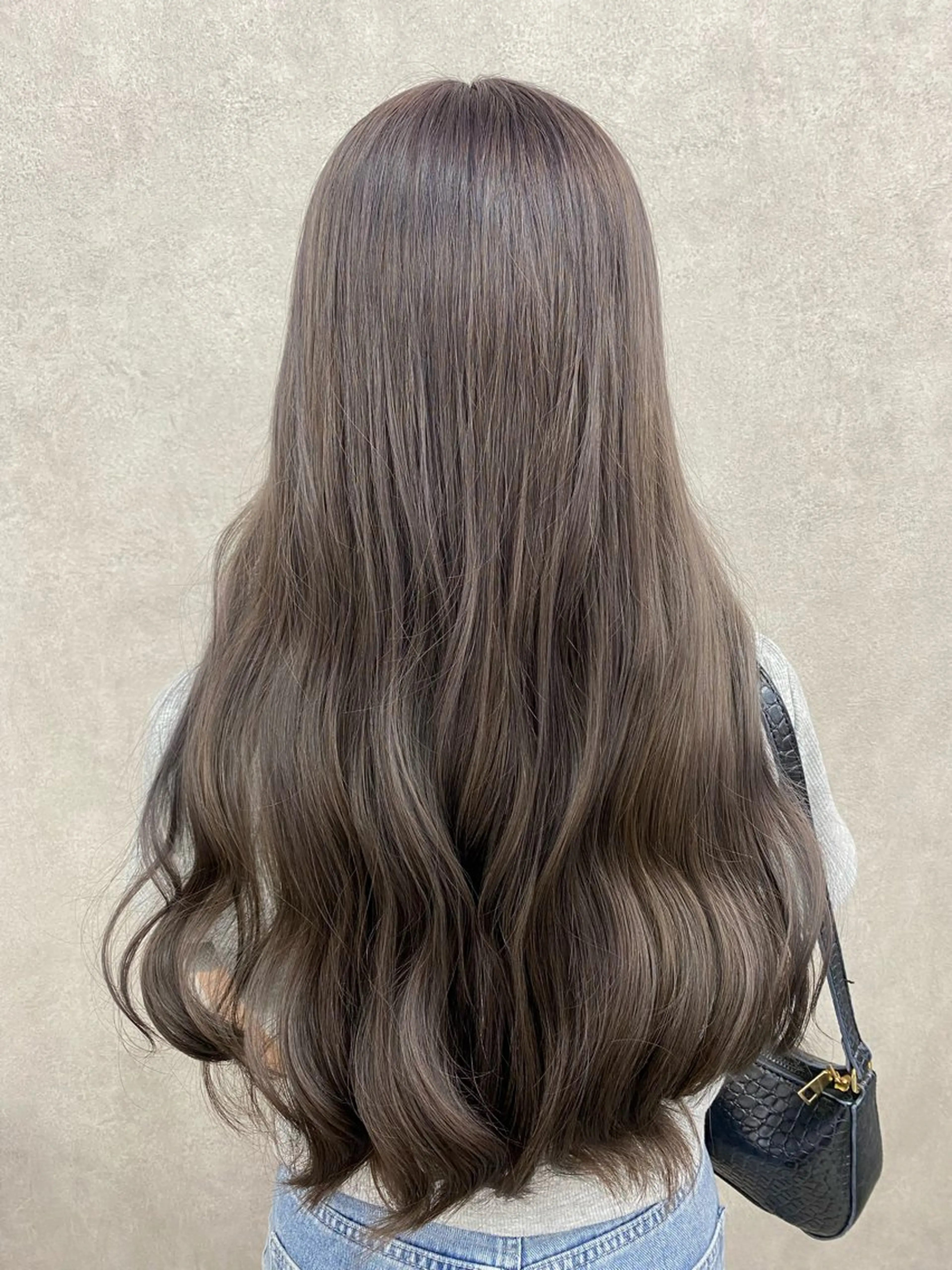 ロング カラー 🩶西 雪乃/透明感 くすみカラー🫧のヘアスタイル