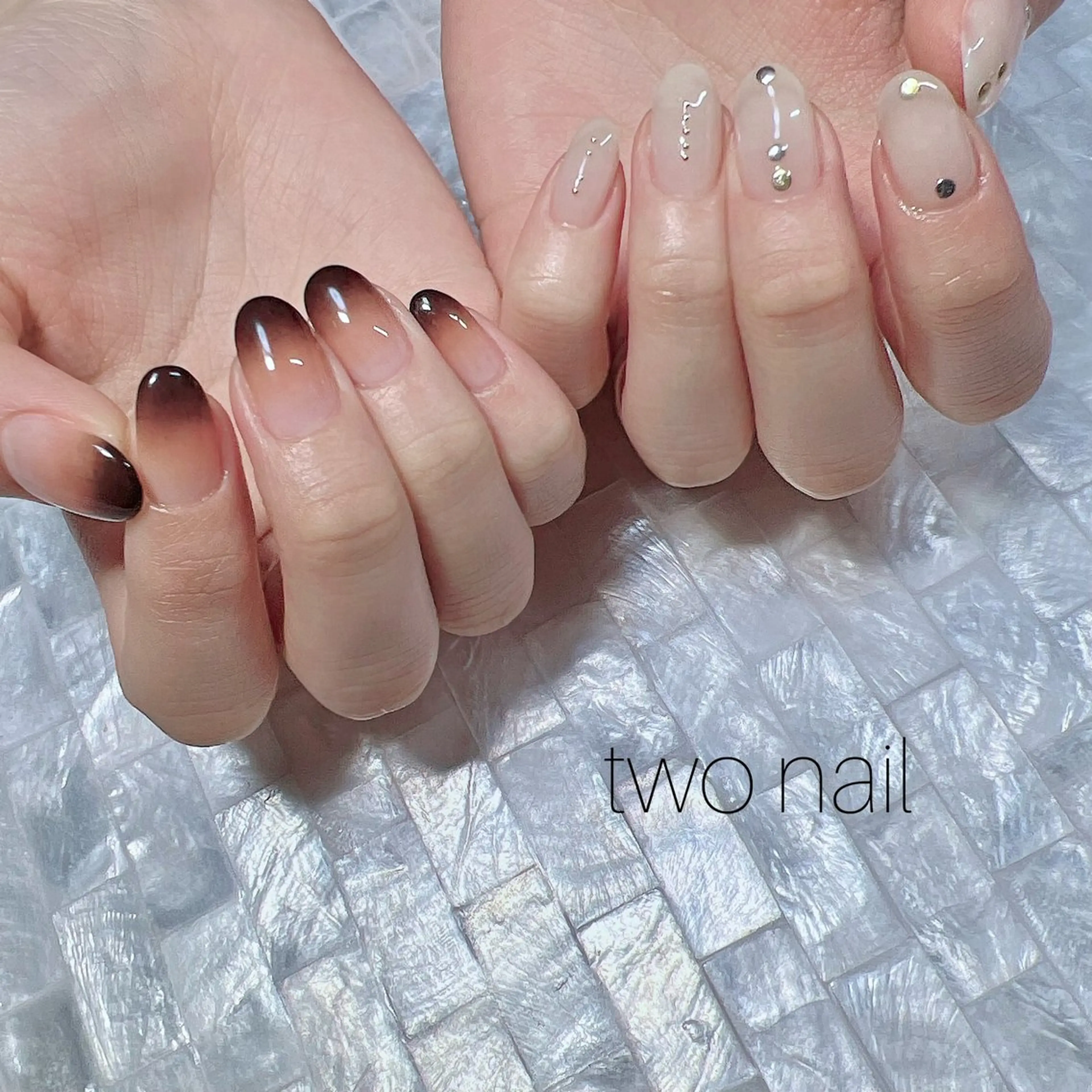 ネイル アートネイル ブラウン ネイルチップ ホワイト ハンドネイル two nailのネイルデザイン