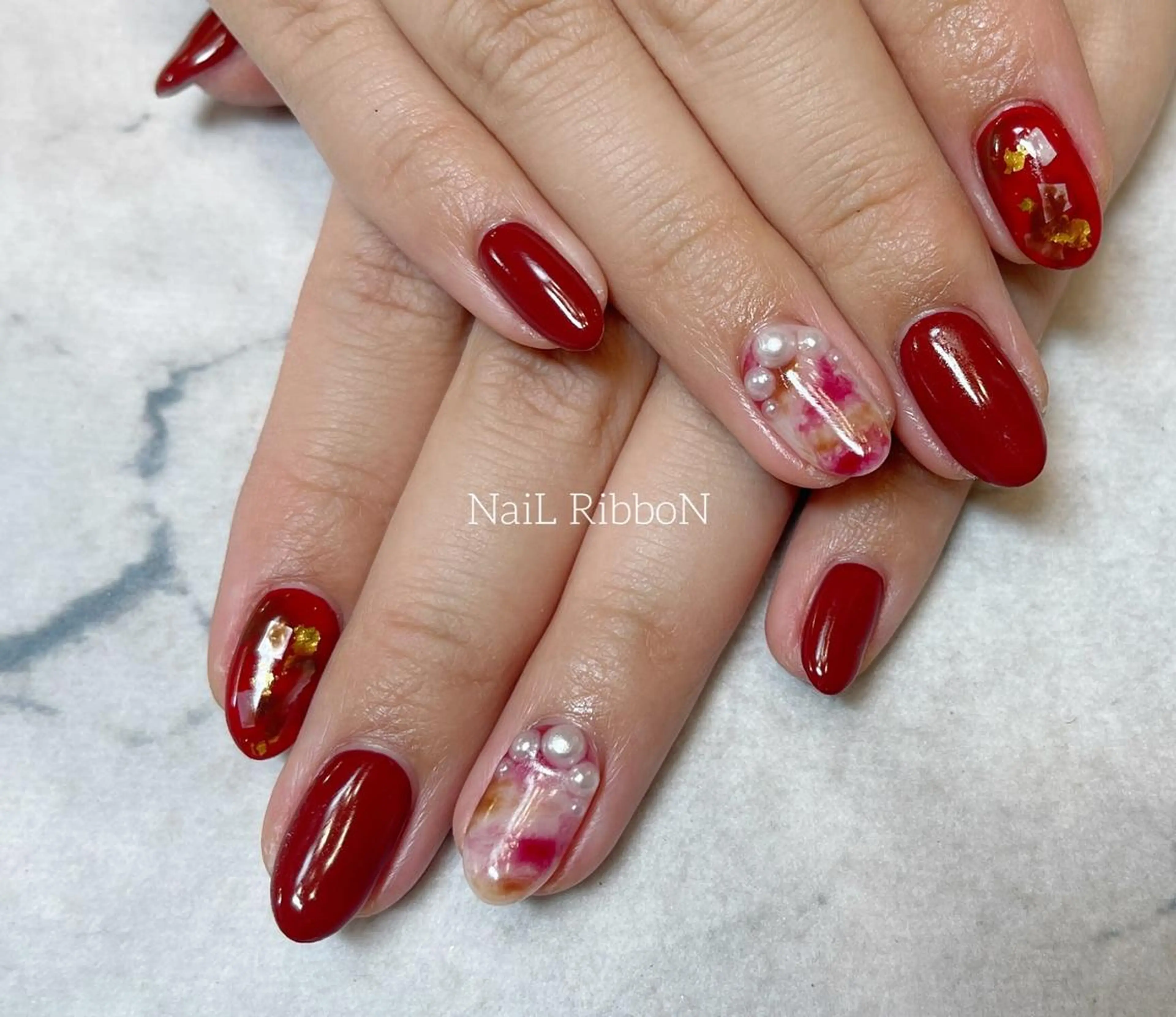 ネイル ネイルリボン 受付スタッフのネイルデザイン