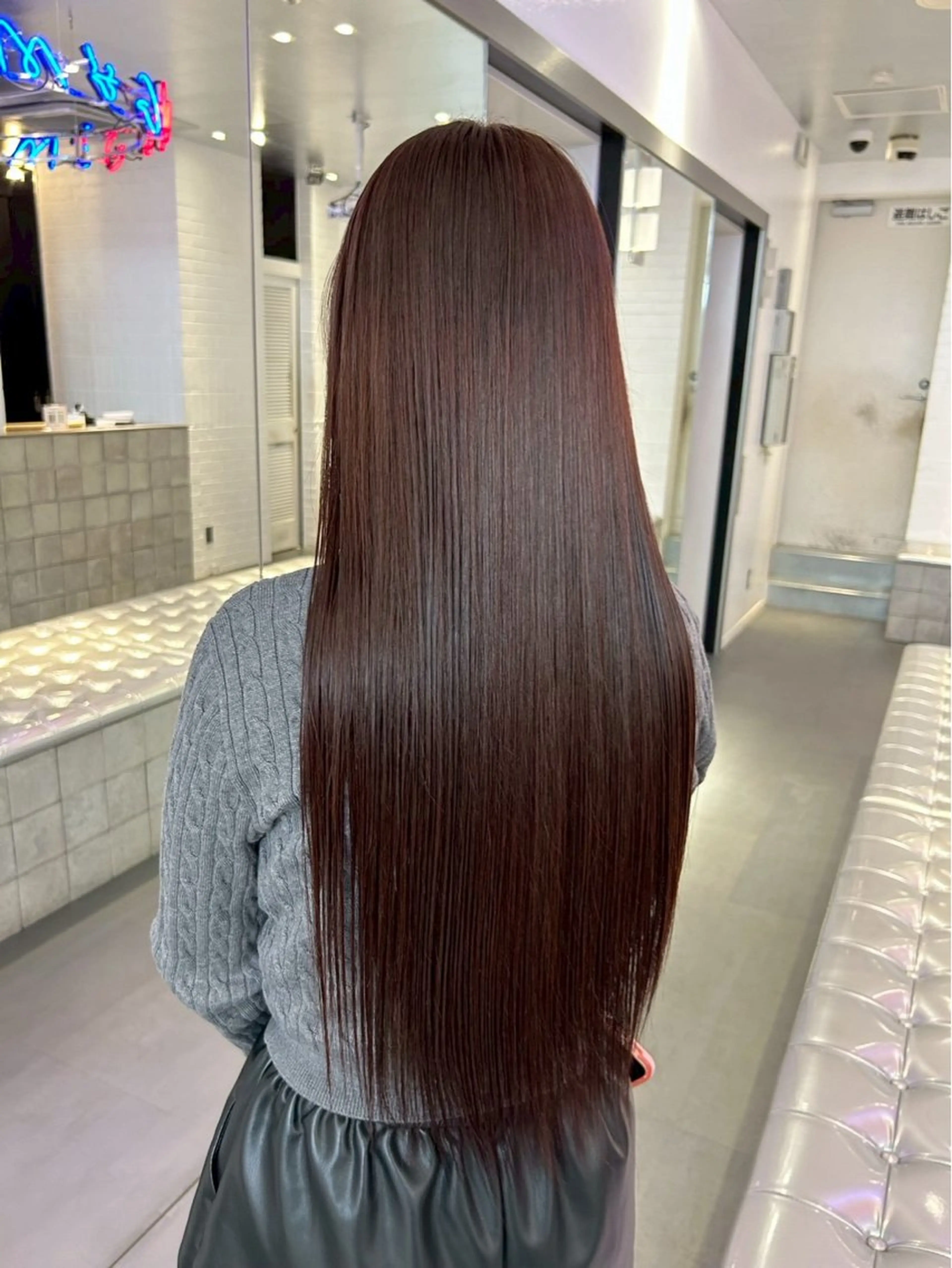 ロング カラー ヘアアレンジ レッドカラー ロング 八木ケ谷 澪のヘアスタイル