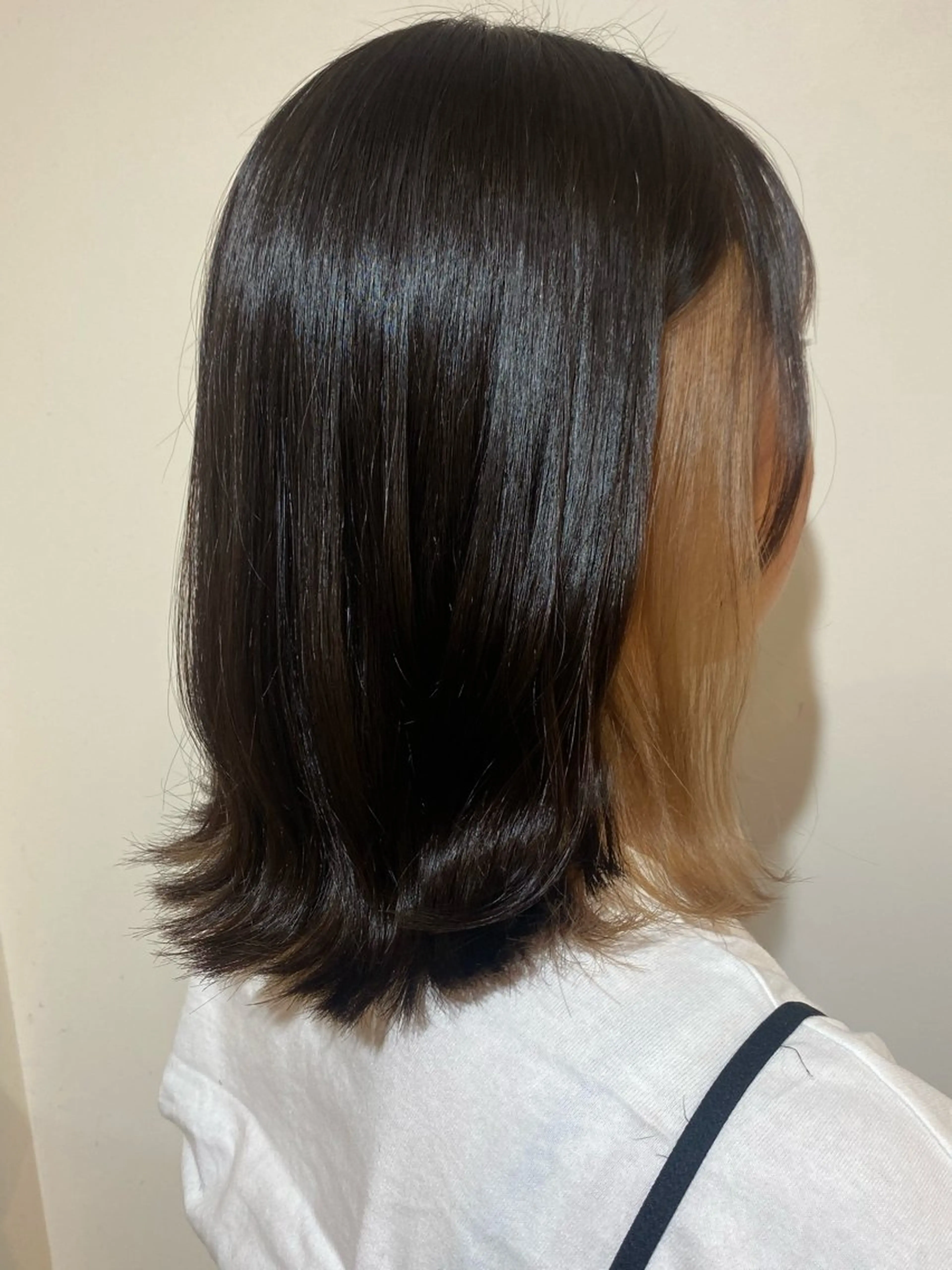 ミディアム COLO✨️ 白川綺香のヘアスタイル