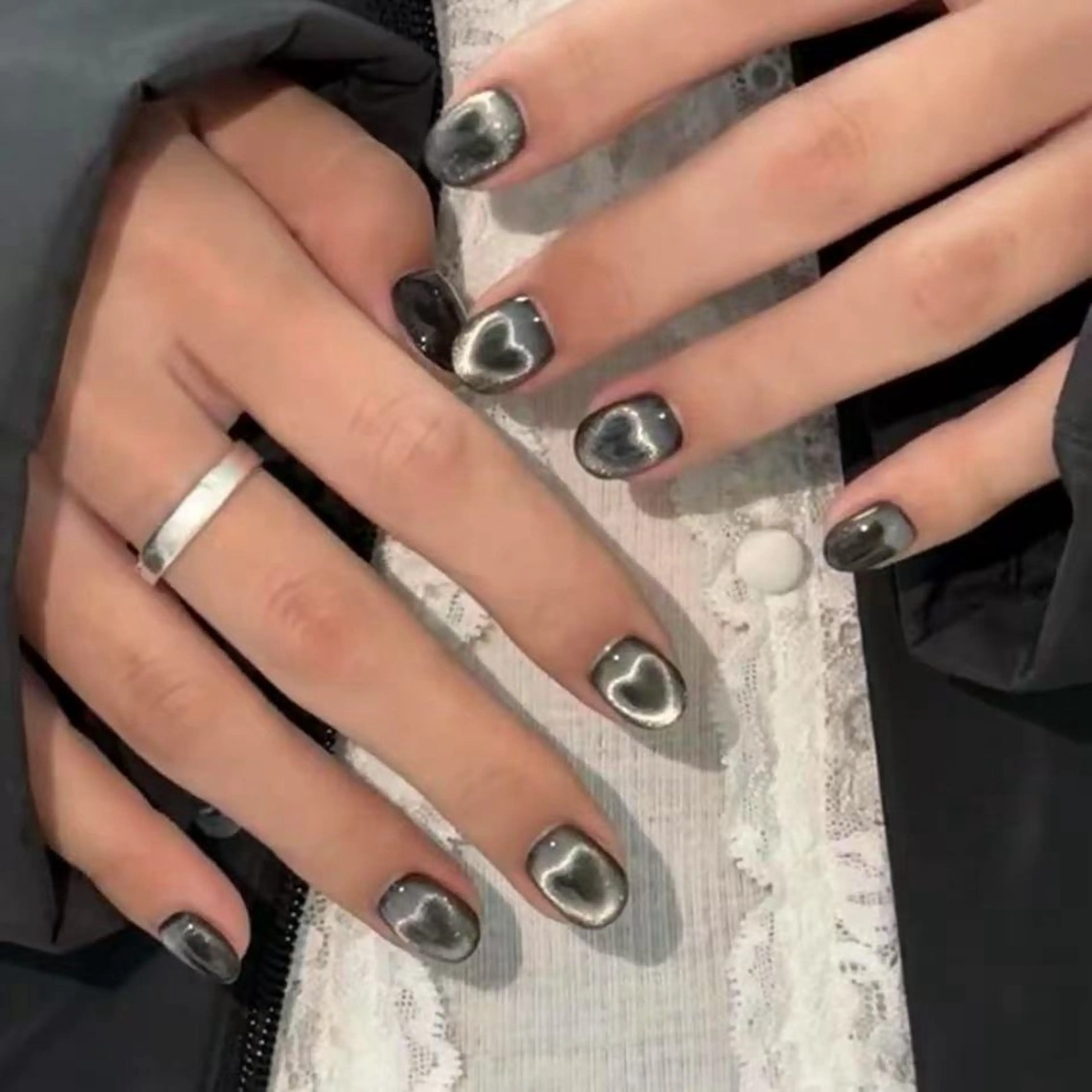 新人スタッフ★『チップ長さだし』マグネットハートネイル（メンズ予約可）の写真