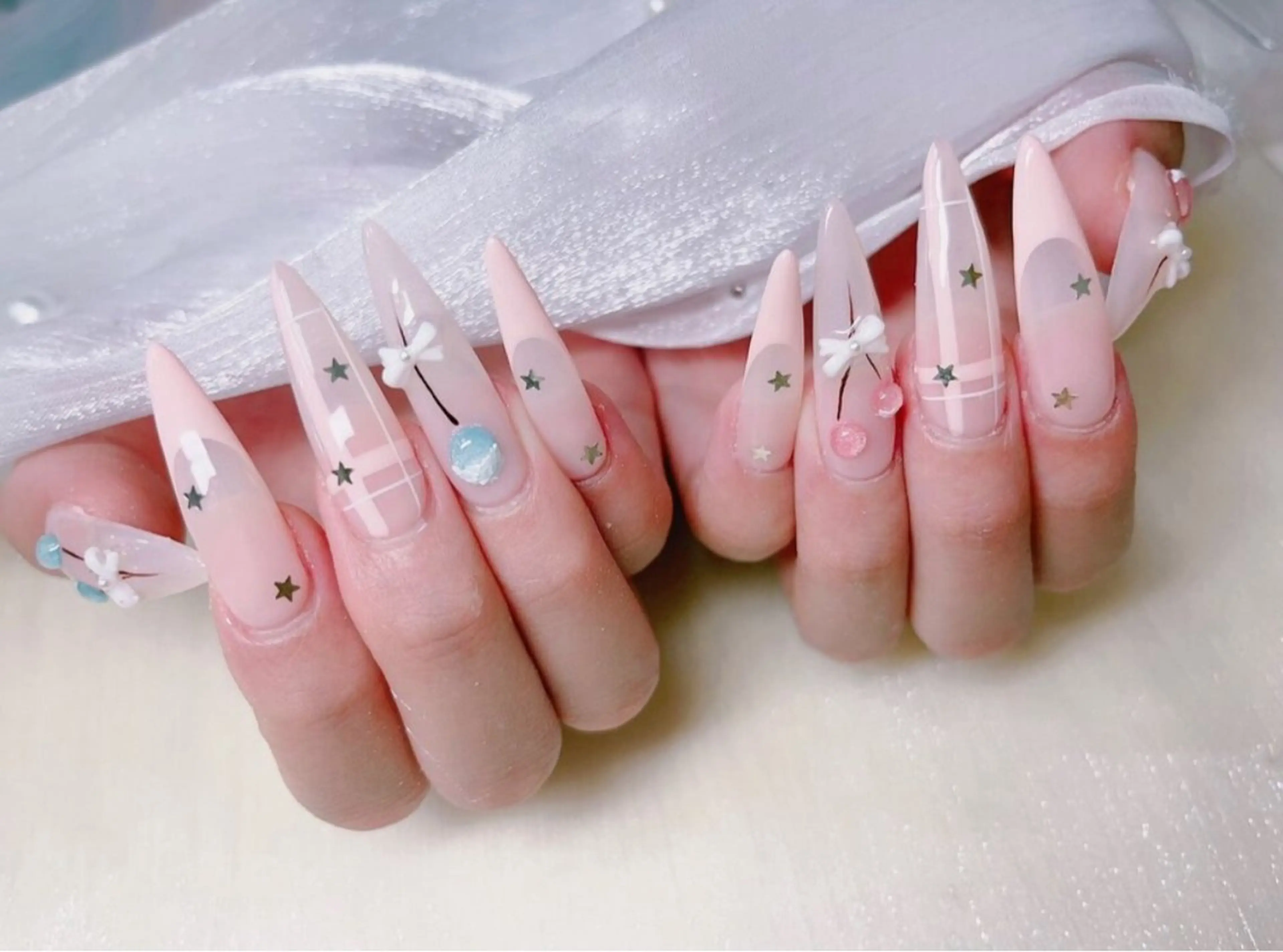 ネイル オーロラネイル フットネイル 韓国ネイル ラメ(グリッター) ラメグラデーション Belle nail salon 新小岩のネイルデザイン