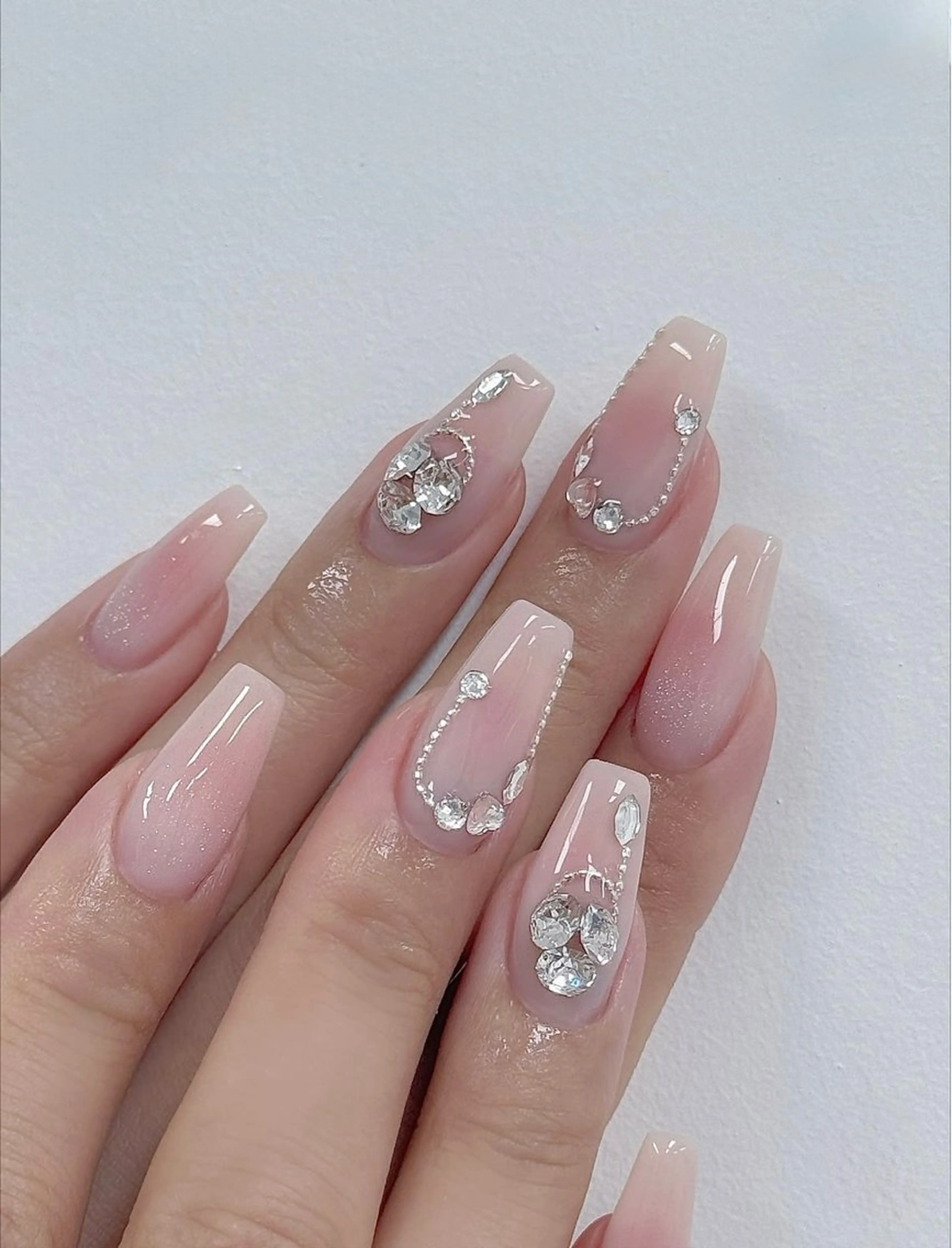 ネイル 韓国ネイル ピンク ストーンネイル NailSalon✨ Écrinエクランのネイルデザイン