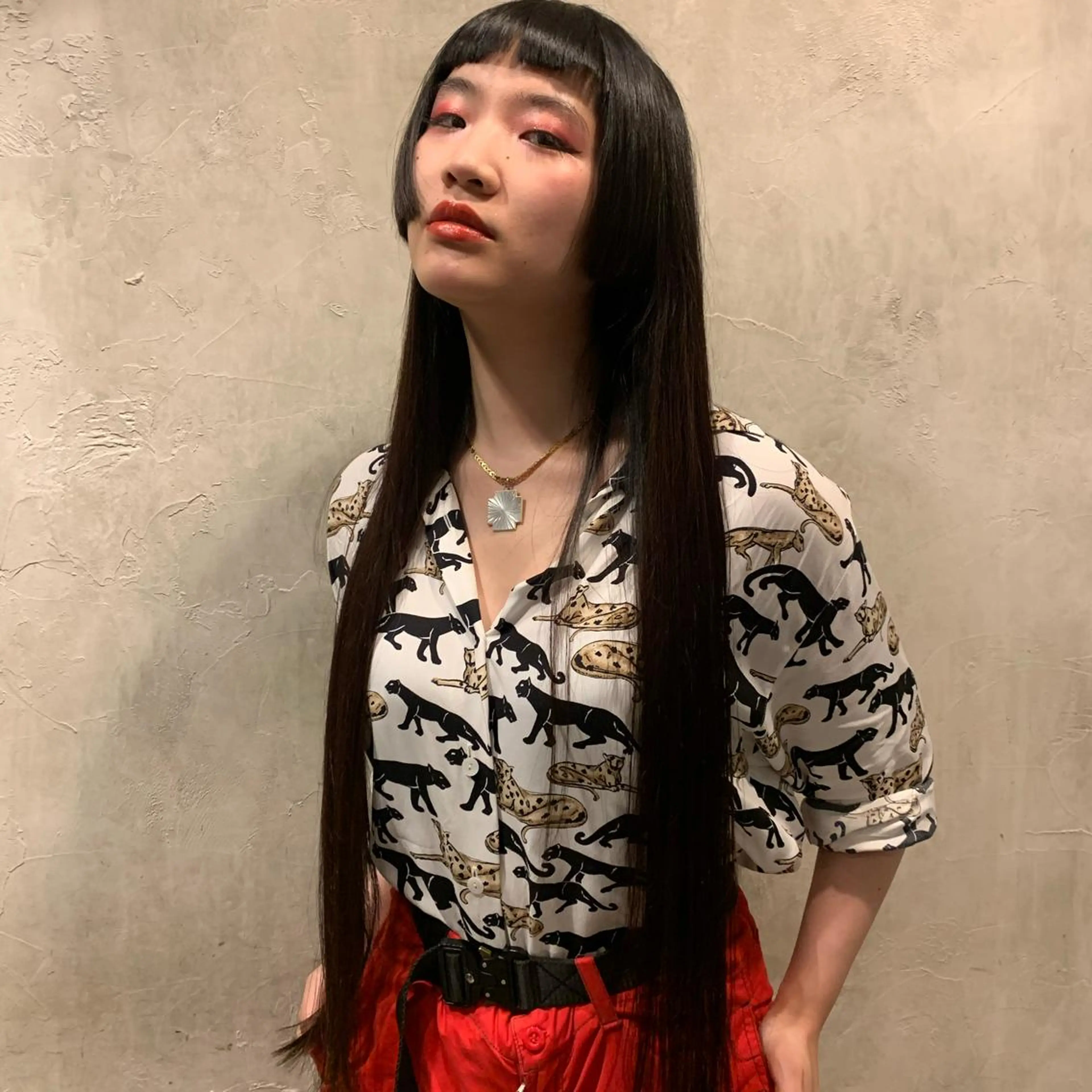 ロング ロング トリートメント 酸熱トリートメント ヘアカラー ウルフ、レイヤー 、メンズカットSHOのヘアスタイル