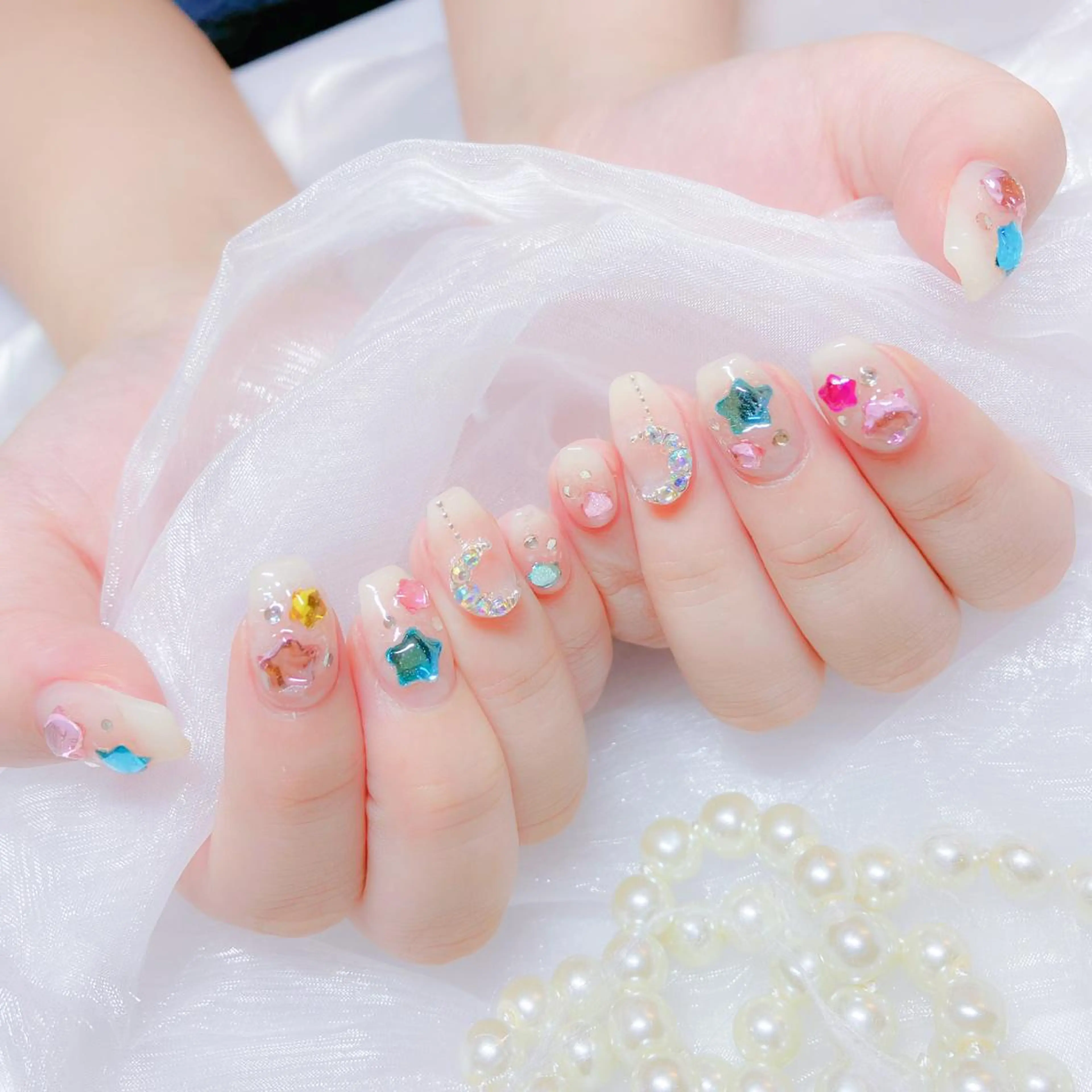 ネイル オーロラネイル フラッシュネイル ジェルネイル 氷ネイル・うるうるネイル キラキラネイル Amour baseのネイルデザイン