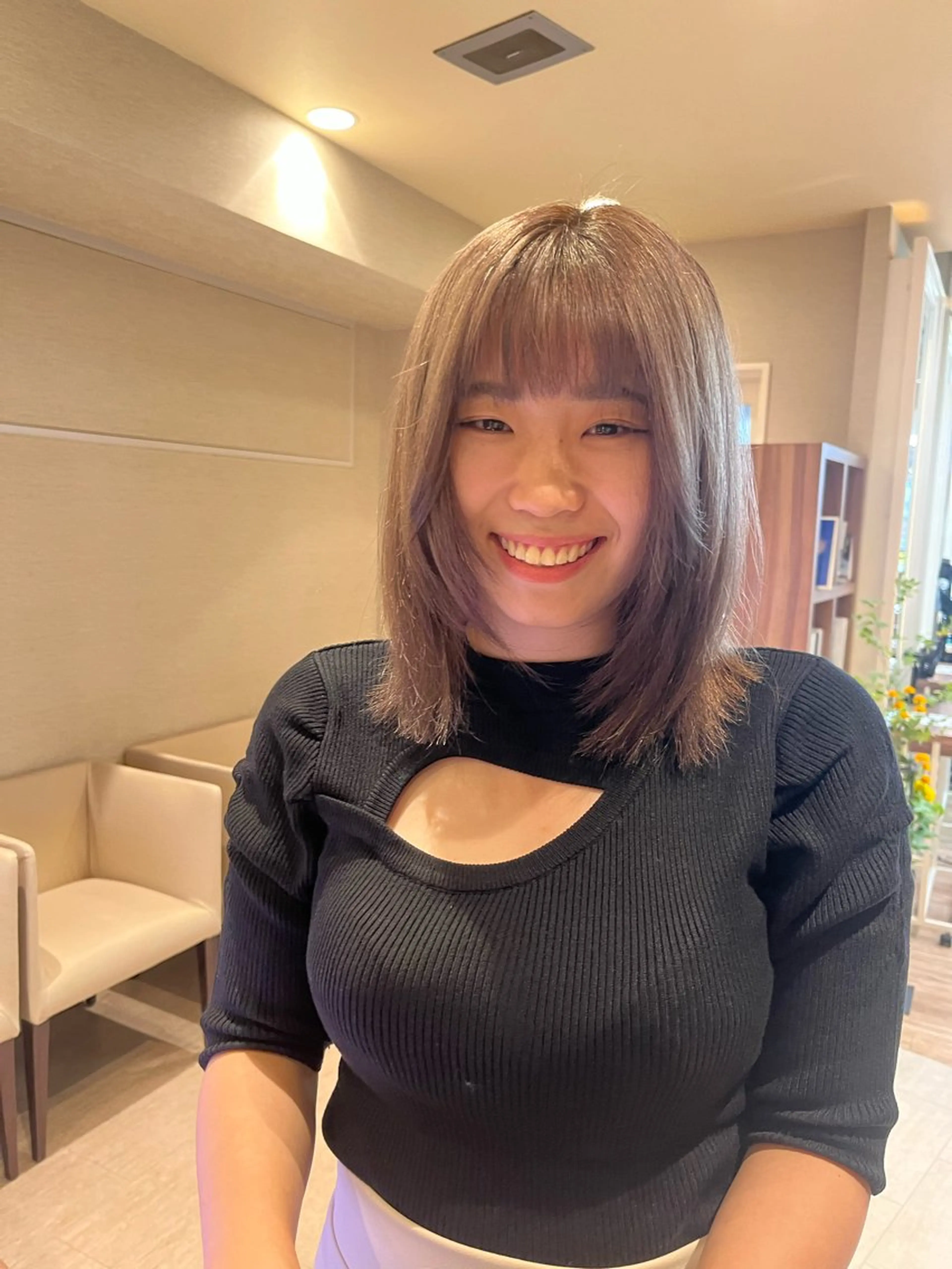 セミロング カラー ブリーチ グレージュ 顔まわりレイヤー 顔周りカット レイヤーカット dogstar小林諒 パーマ/レイヤーのヘアスタイル