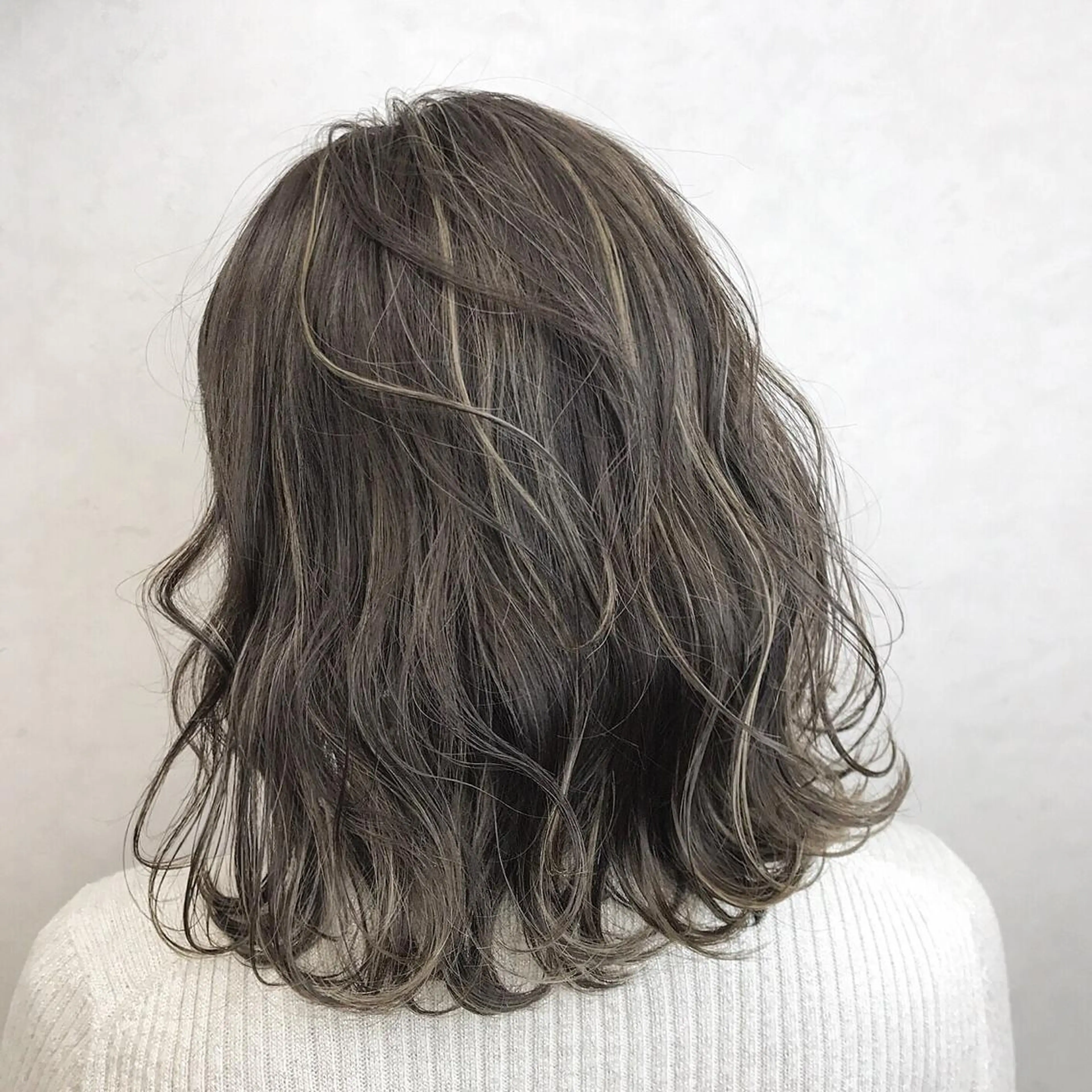 ミディアム カラー TATSUYA アートディレクターのヘアスタイル