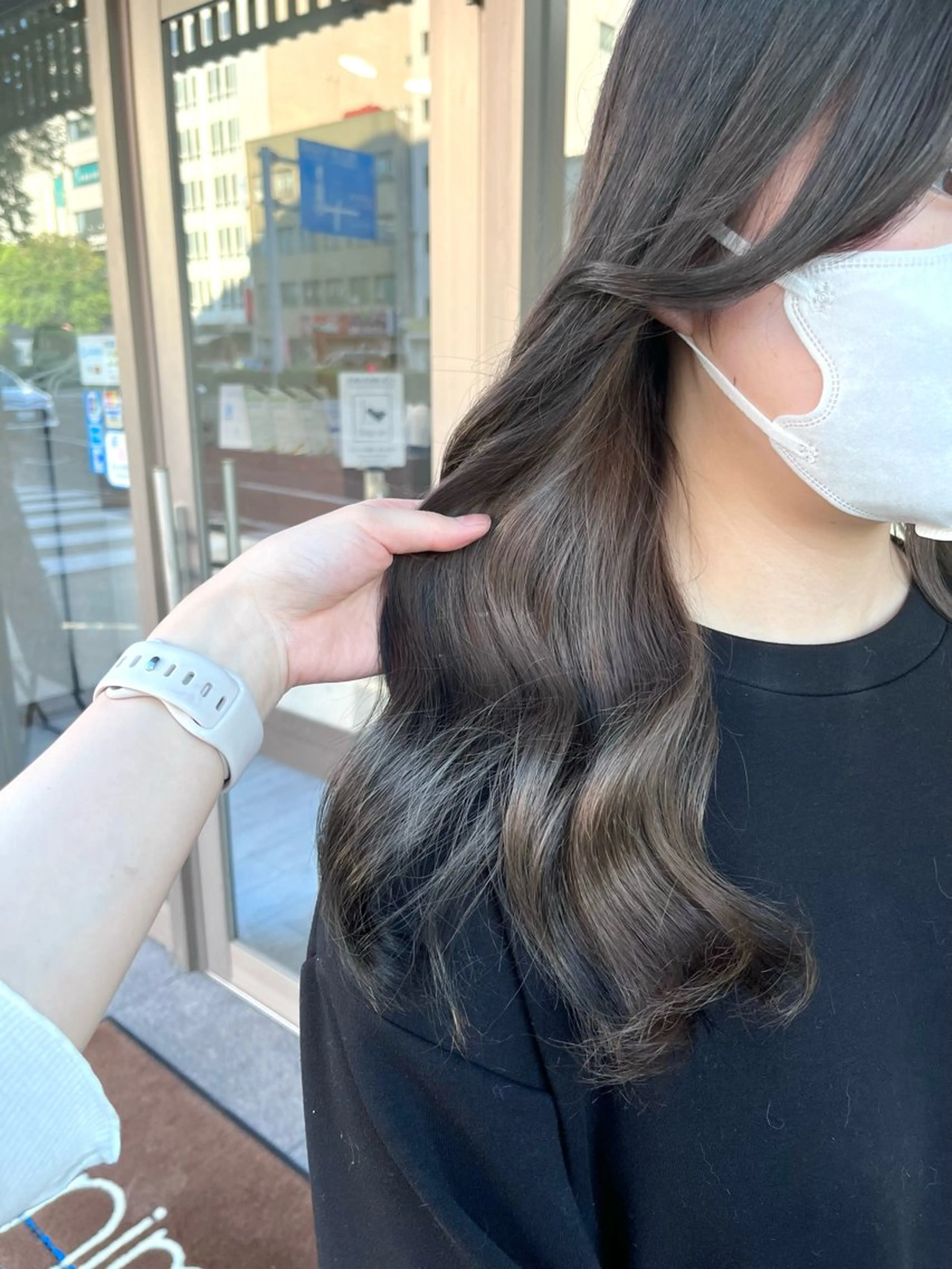 イヤリングカラー+COTAプレミークトリートメント🏳️🤍の写真