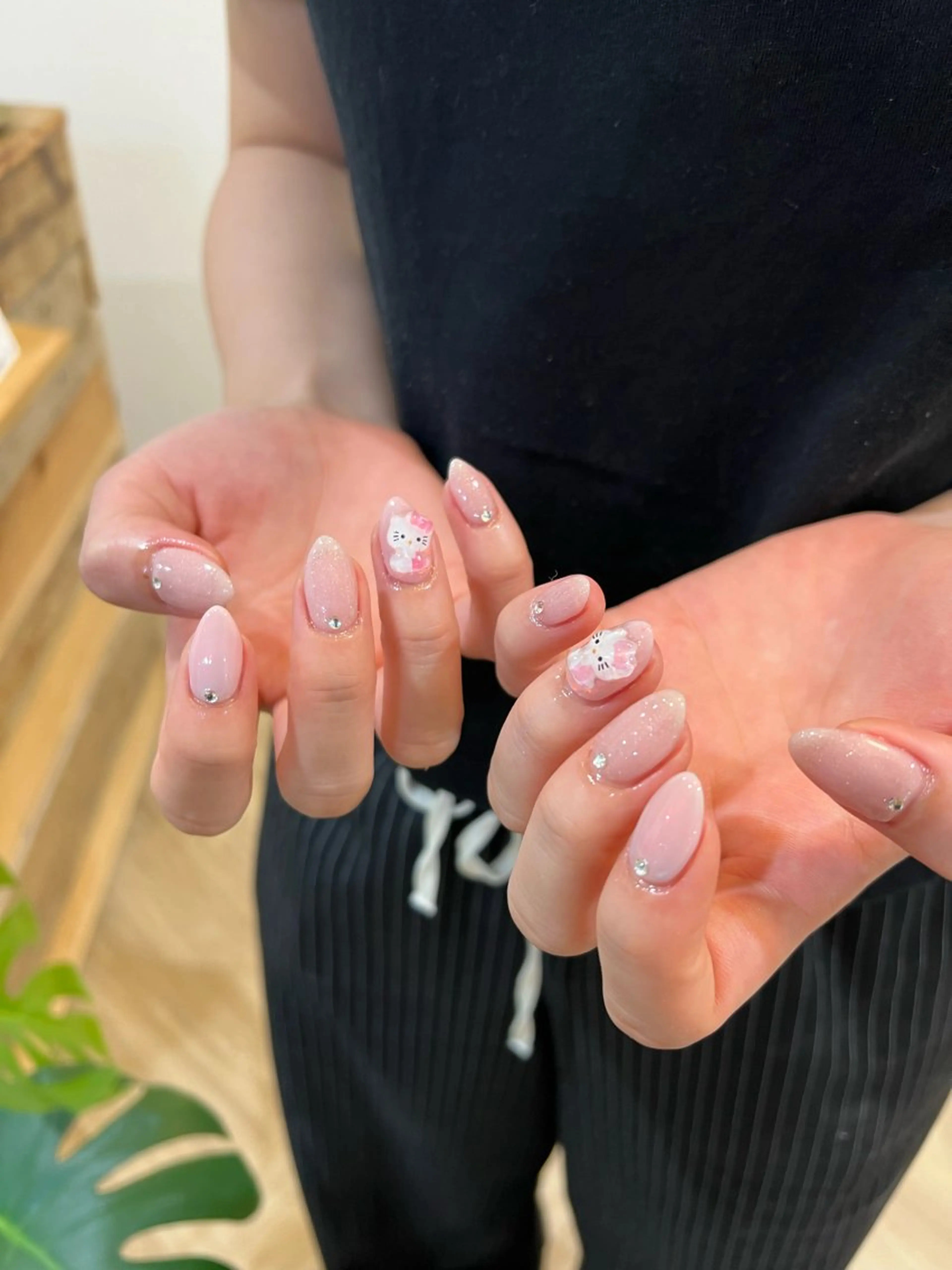 ネイル ハンドネイル フットネイル ハンドケア Nes.Nail所属・Miyagi Asamiのネイルデザイン