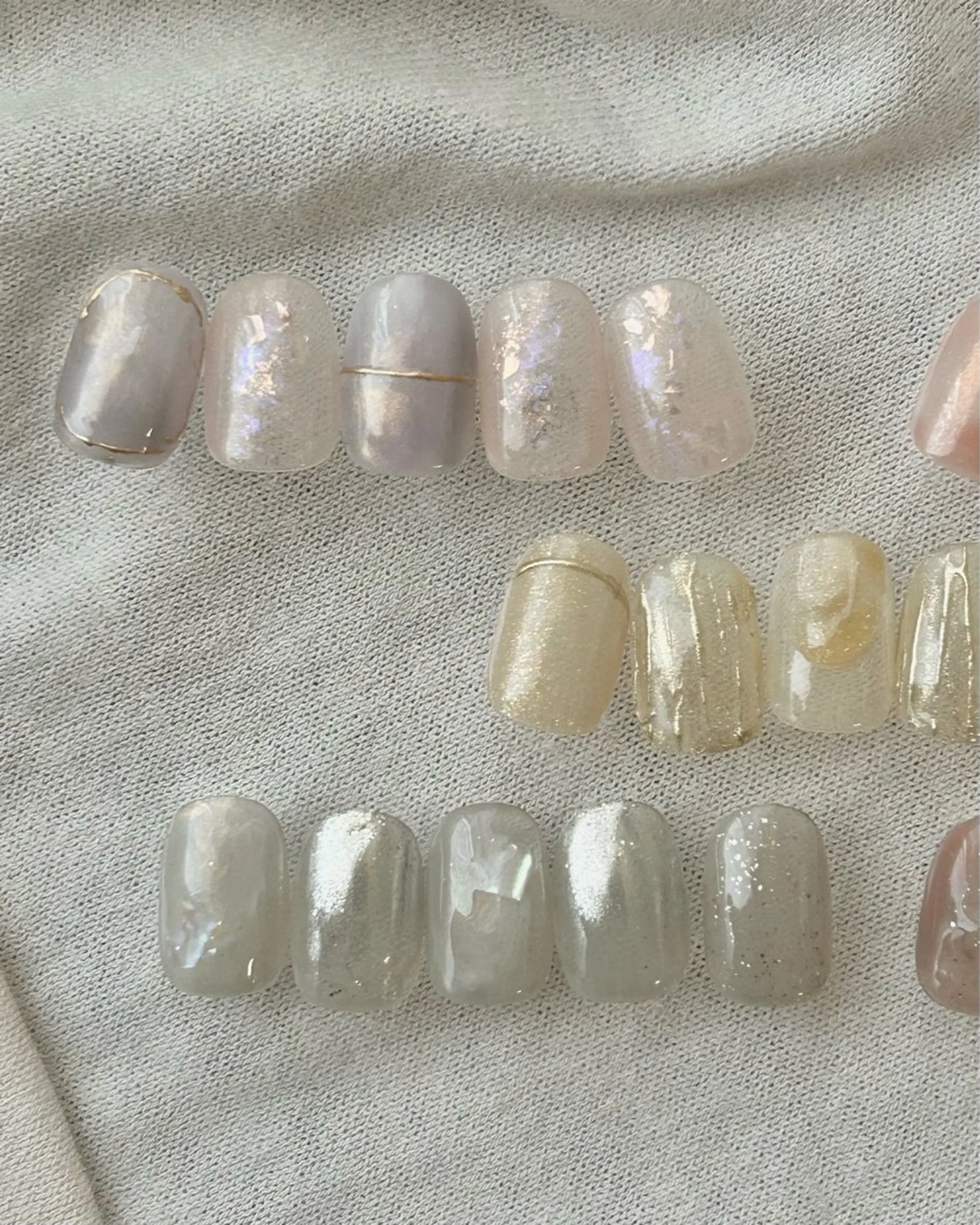 ネイル オーロラネイル ジェルネイル キラキラネイル ニュアンスネイル オフィスネイル 𓂃toi. 儚げnuanceのネイルデザイン