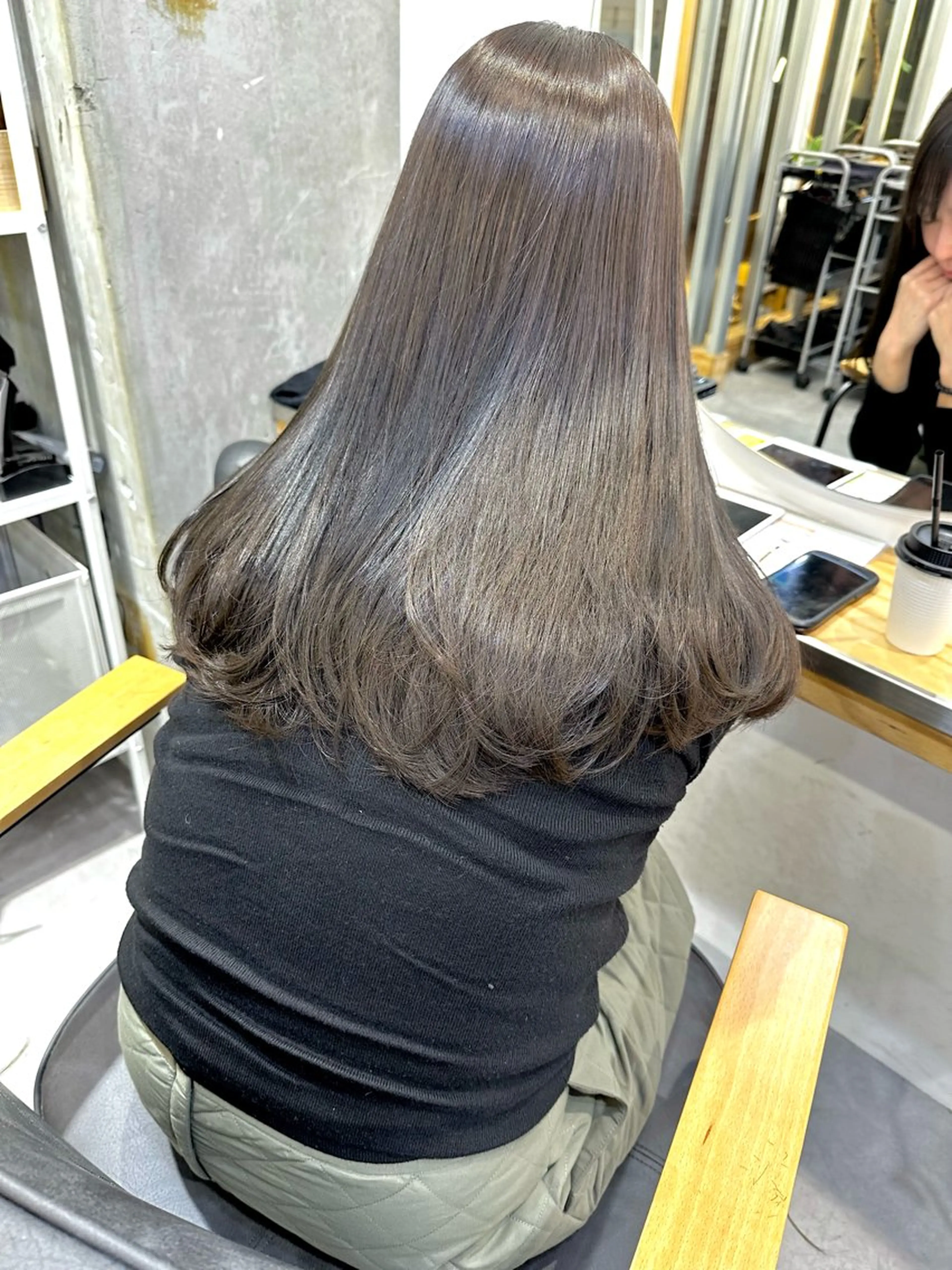 ロング カラー ヘアカラー トリートメント 吉田勇人🩶レイヤー •透明感カラー•暗髪のヘアスタイル