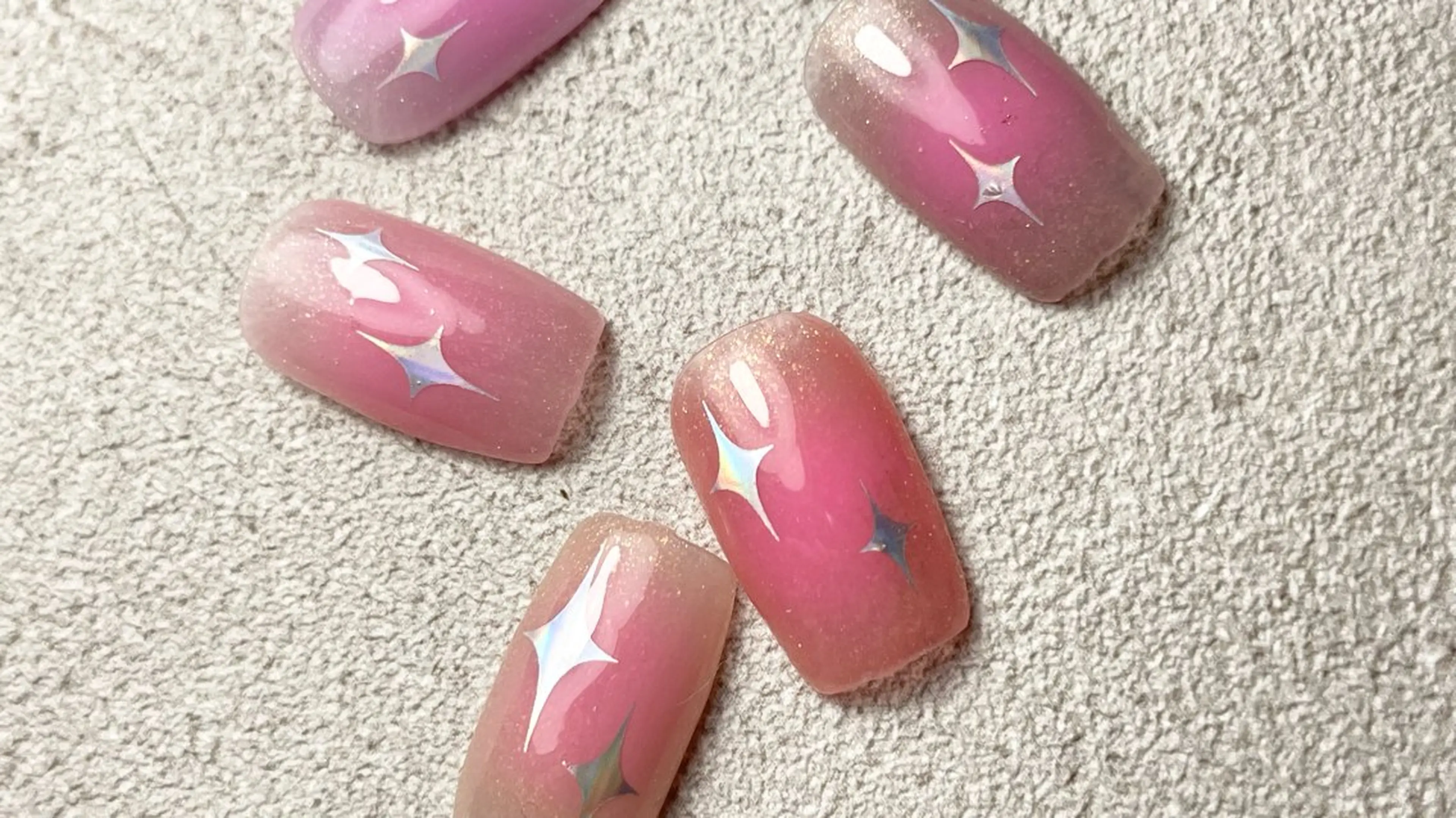 ネイル チークネイル cosmic nailのネイルデザイン