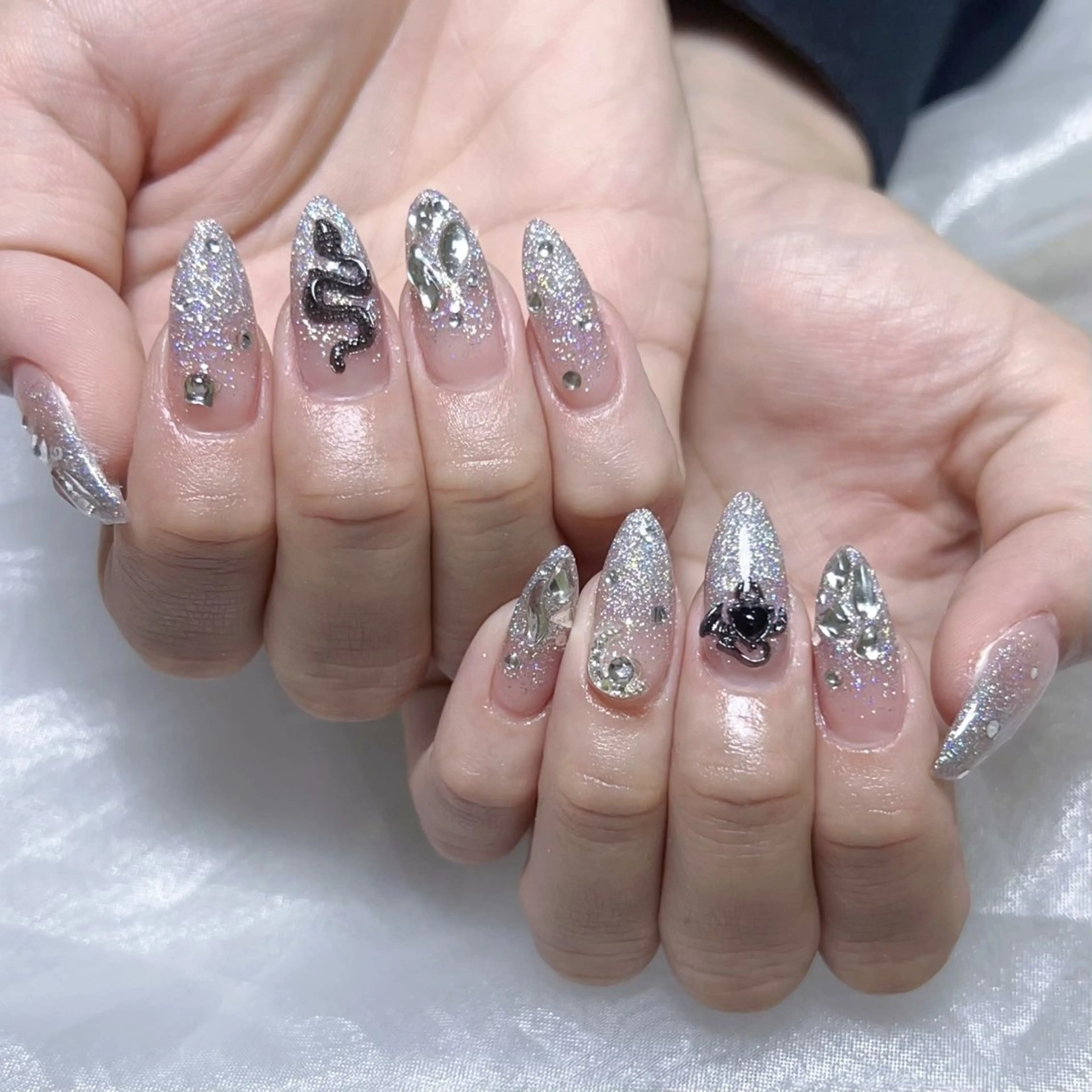 メンズ ネイル メンズ韓国風 アートネイル オーロラネイル ガーリー キラキラネイル ハンドネイル Nail salon 木にいるのネイルデザイン