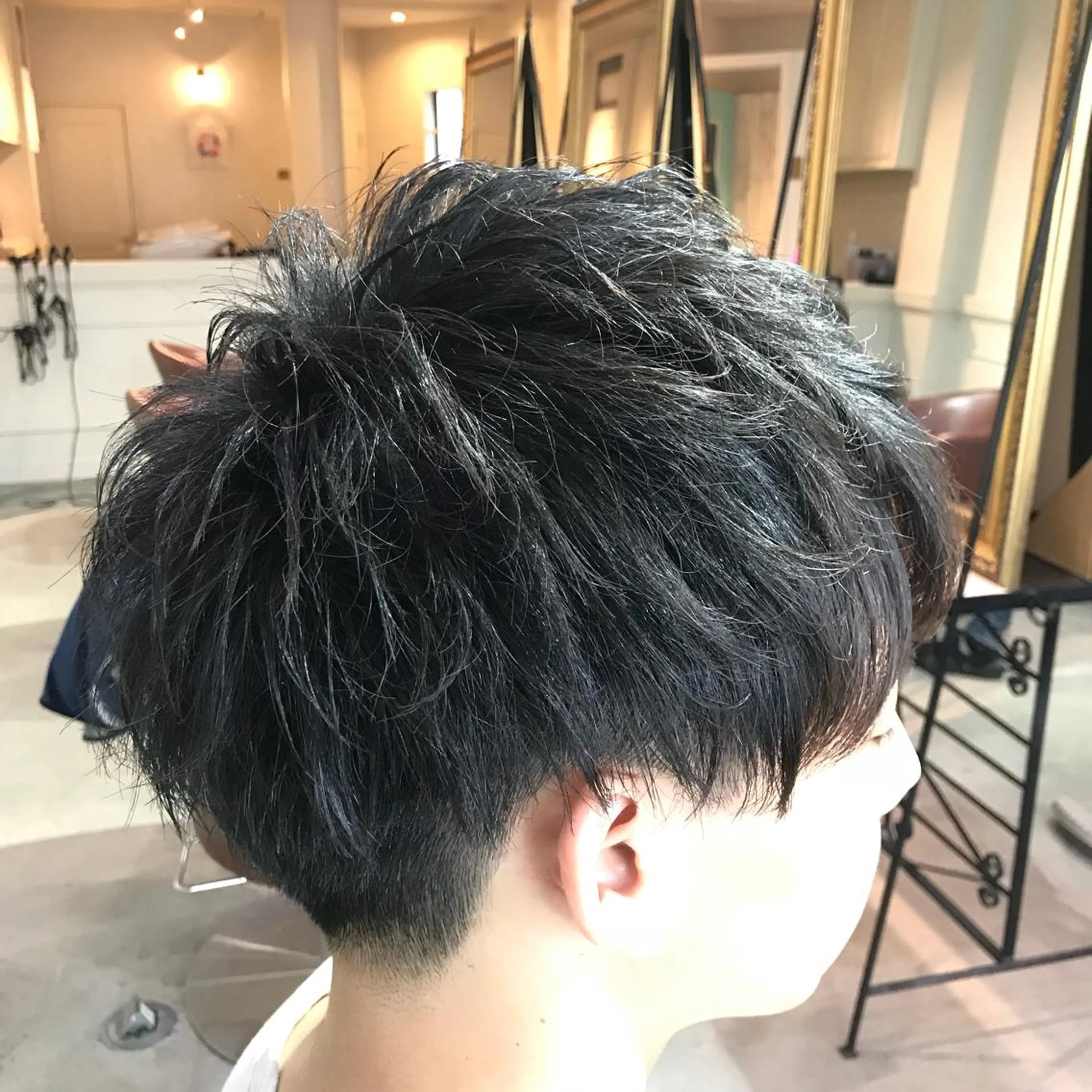 ショート カラー パーマ メンズ マッシュ 刈り上げ マンツーマン/透明感 foi hairのヘアスタイル