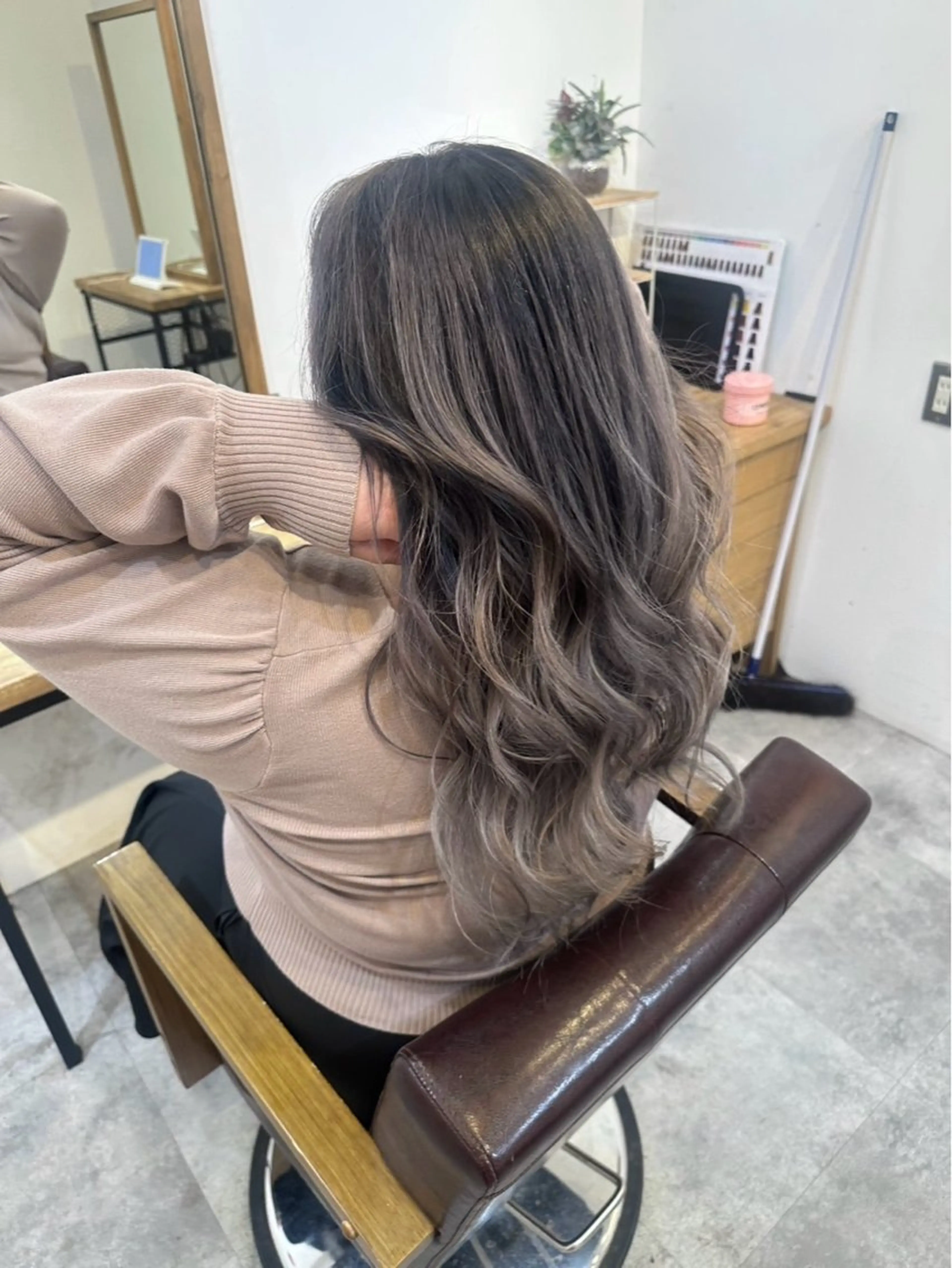 ミニモ限定【レディースバレイヤージュ】カット＋1ブリーチ＋カラー＋トリートメント25000円の写真