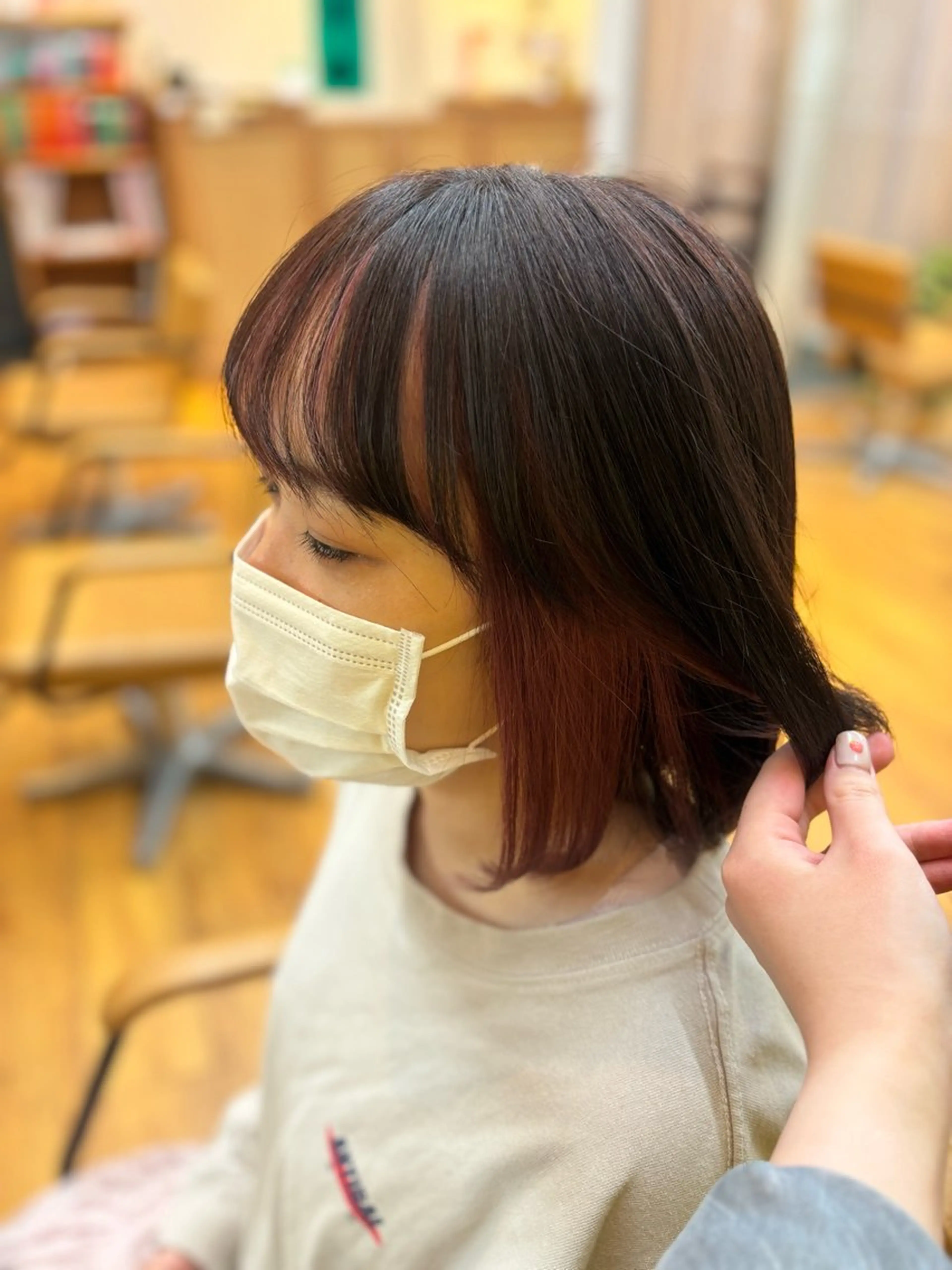 ミディアム カラー ブリーチ インナーカラー ピンクカラー カネコ ナナミのヘアスタイル