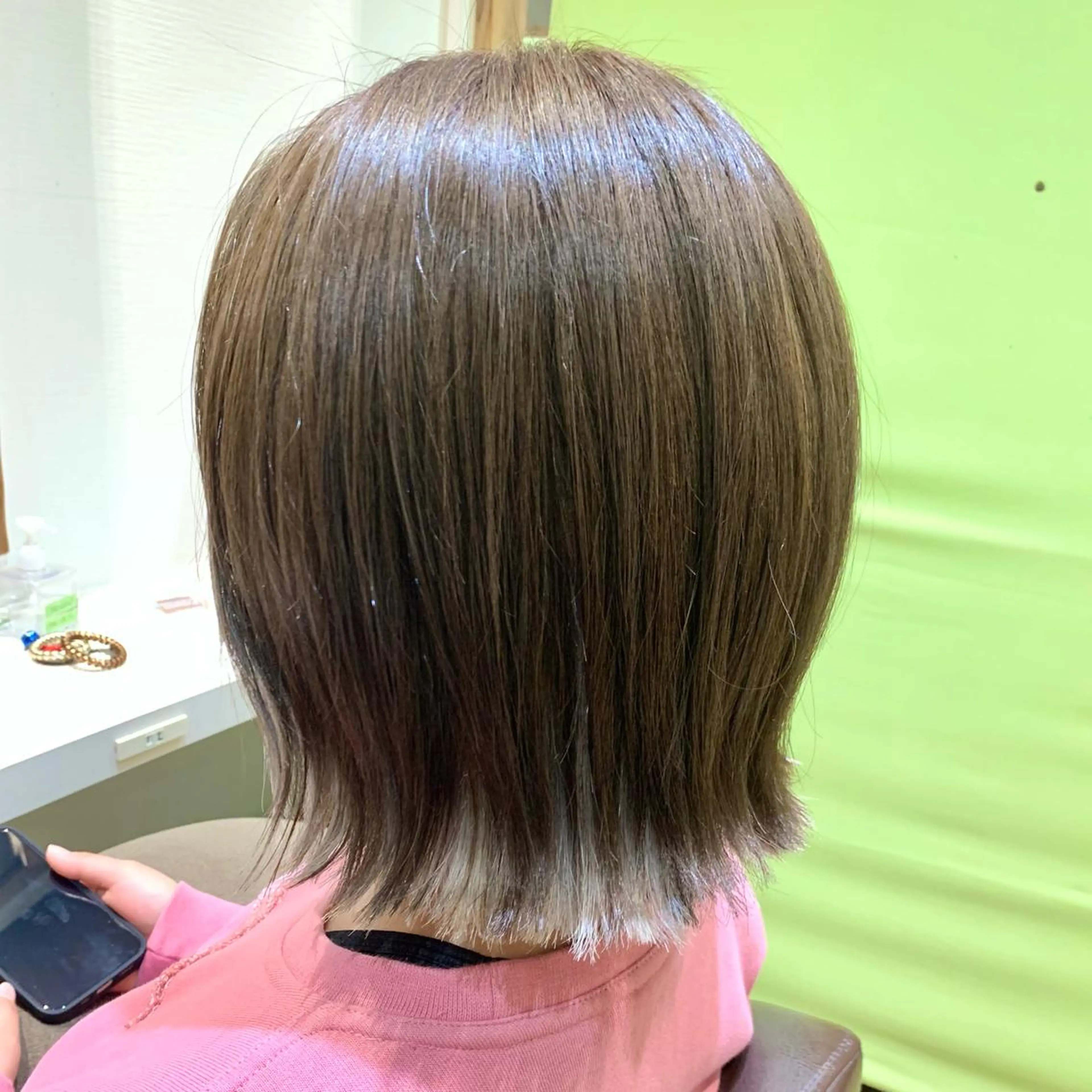 ショート カラー 切りっぱなしボブ インナーカラー ボブ カット ヘアカラー ショート×カラー 🦊堀米早紀【荻窪】のマツエク・マツパデザイン