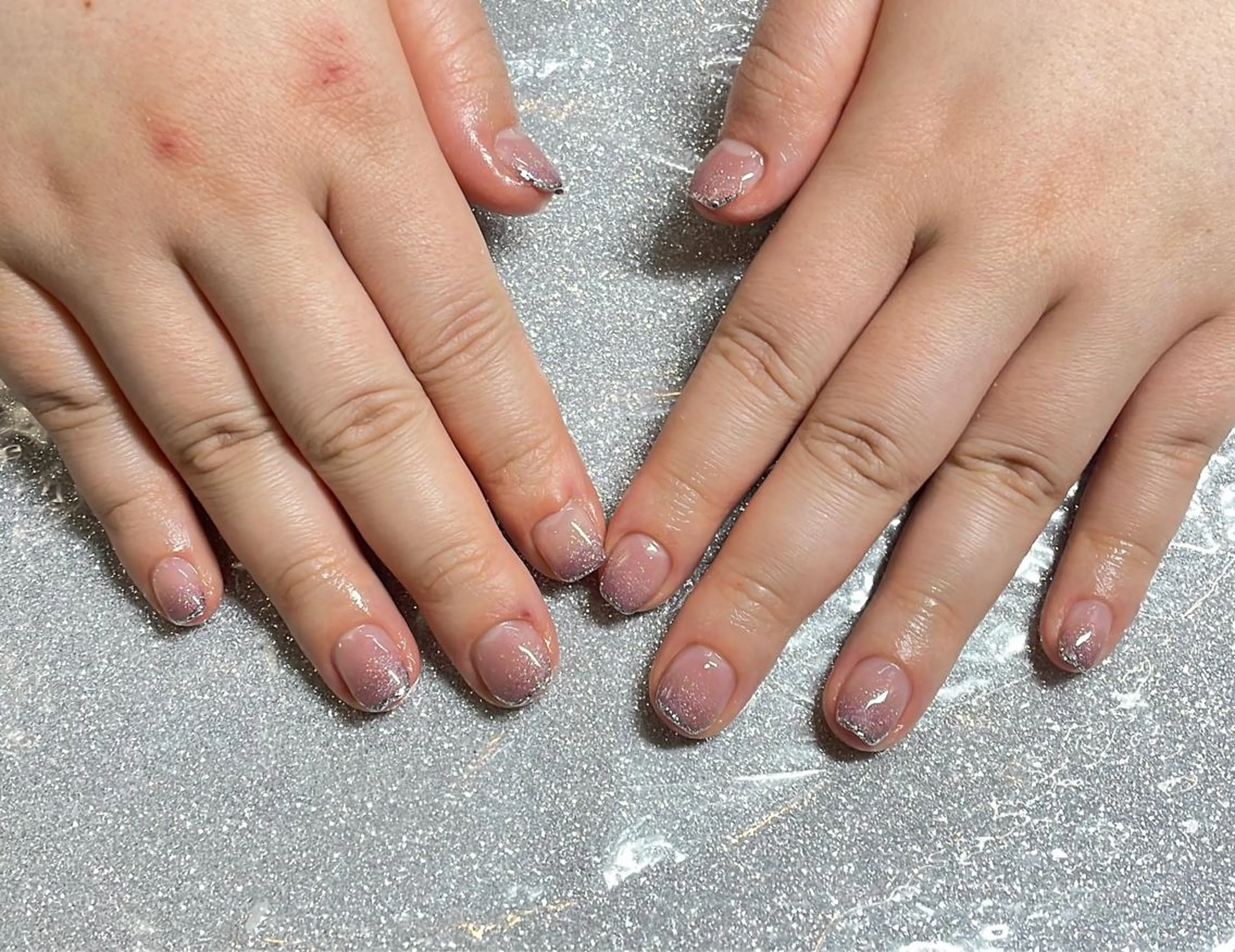 ネイル ハンドネイル VIERU 🌈🎀💖のネイルデザイン