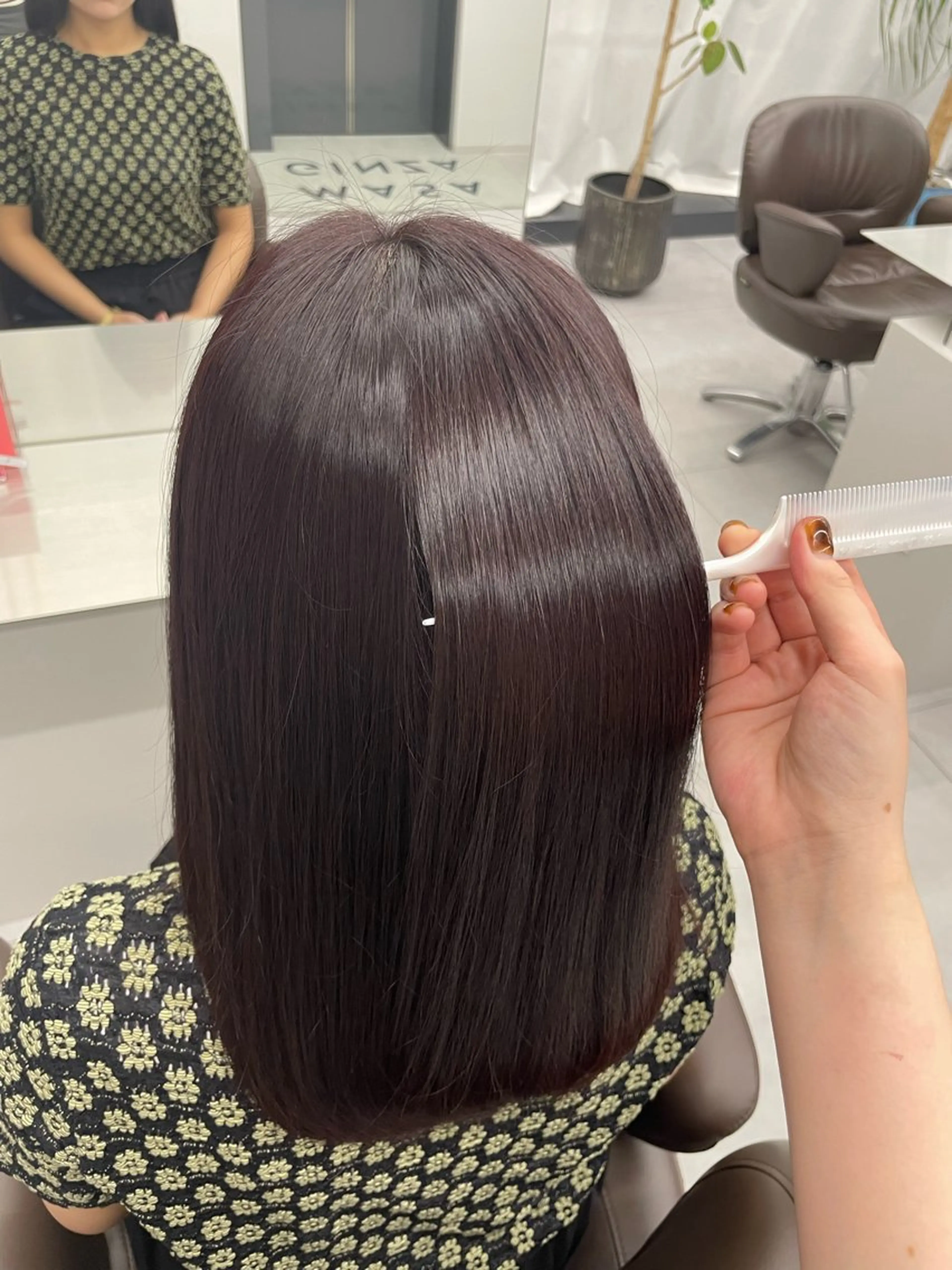 セミロング カラー ogata ayumiのヘアスタイル