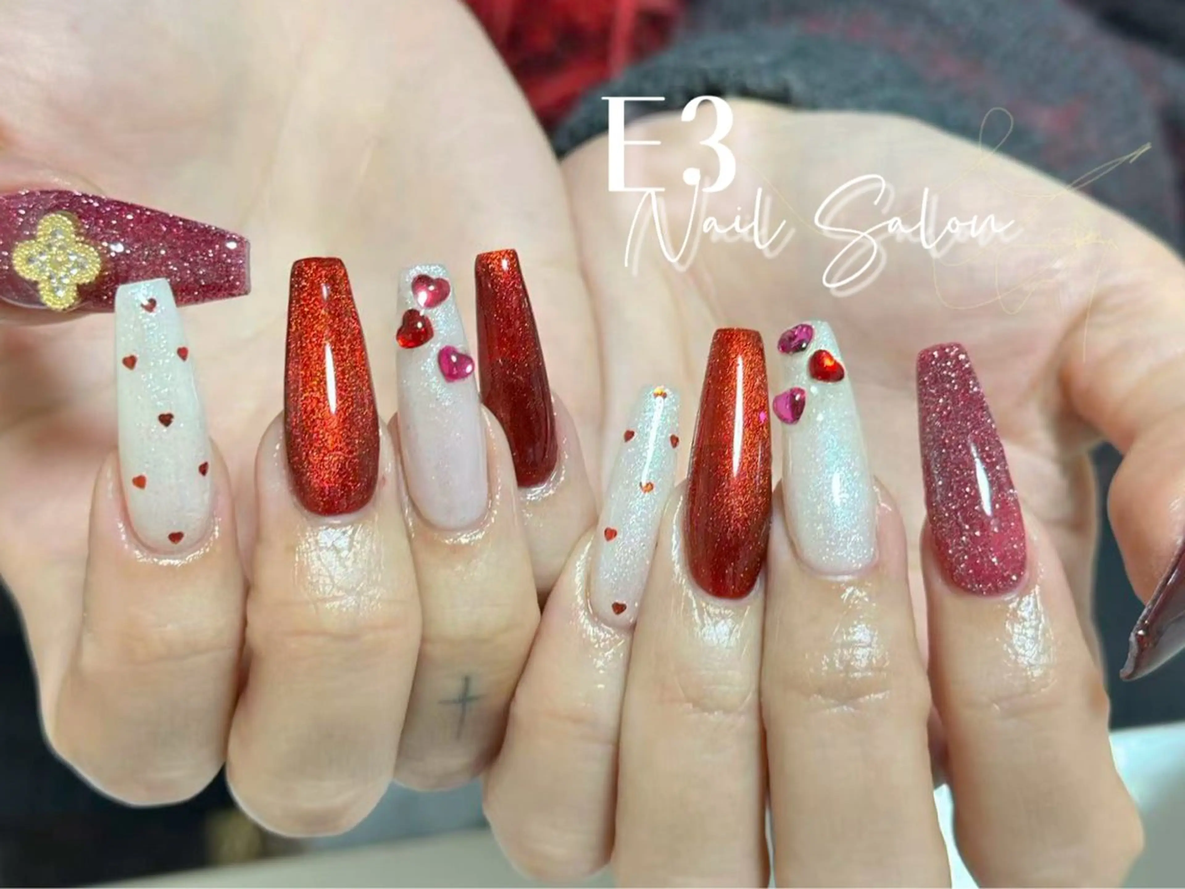 ネイル フレンチネイル ジェルネイル ガラスフレンチ グラデーション キラキラネイル ハンドネイル E3 Nail Salonのネイルデザイン