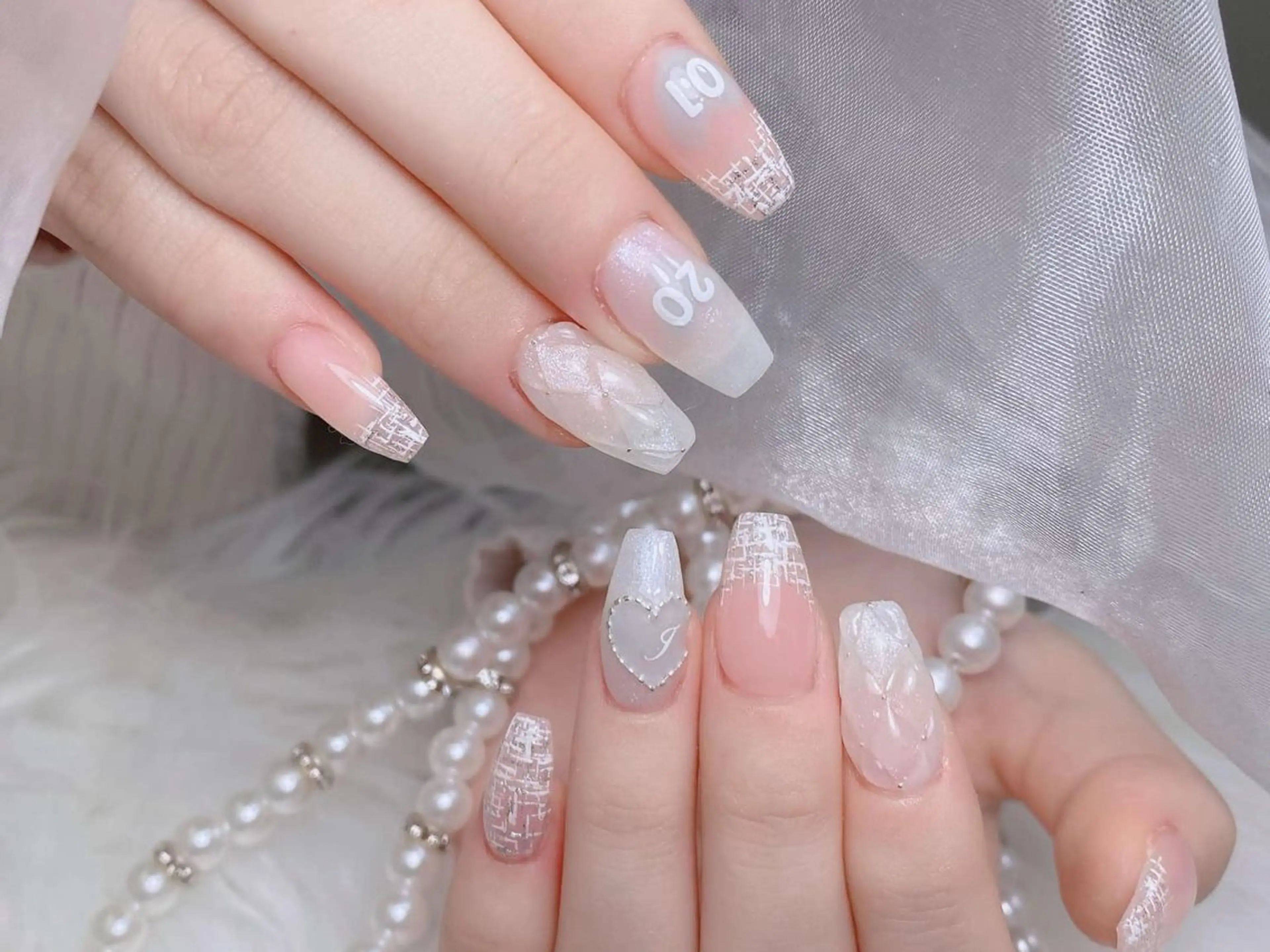 ネイル 成人式 ジェルネイル ロングネイル マグネットネイル ミディアムネイル ハンドネイル MoMoA Nail ネイル長さ出し専門店のネイルデザイン