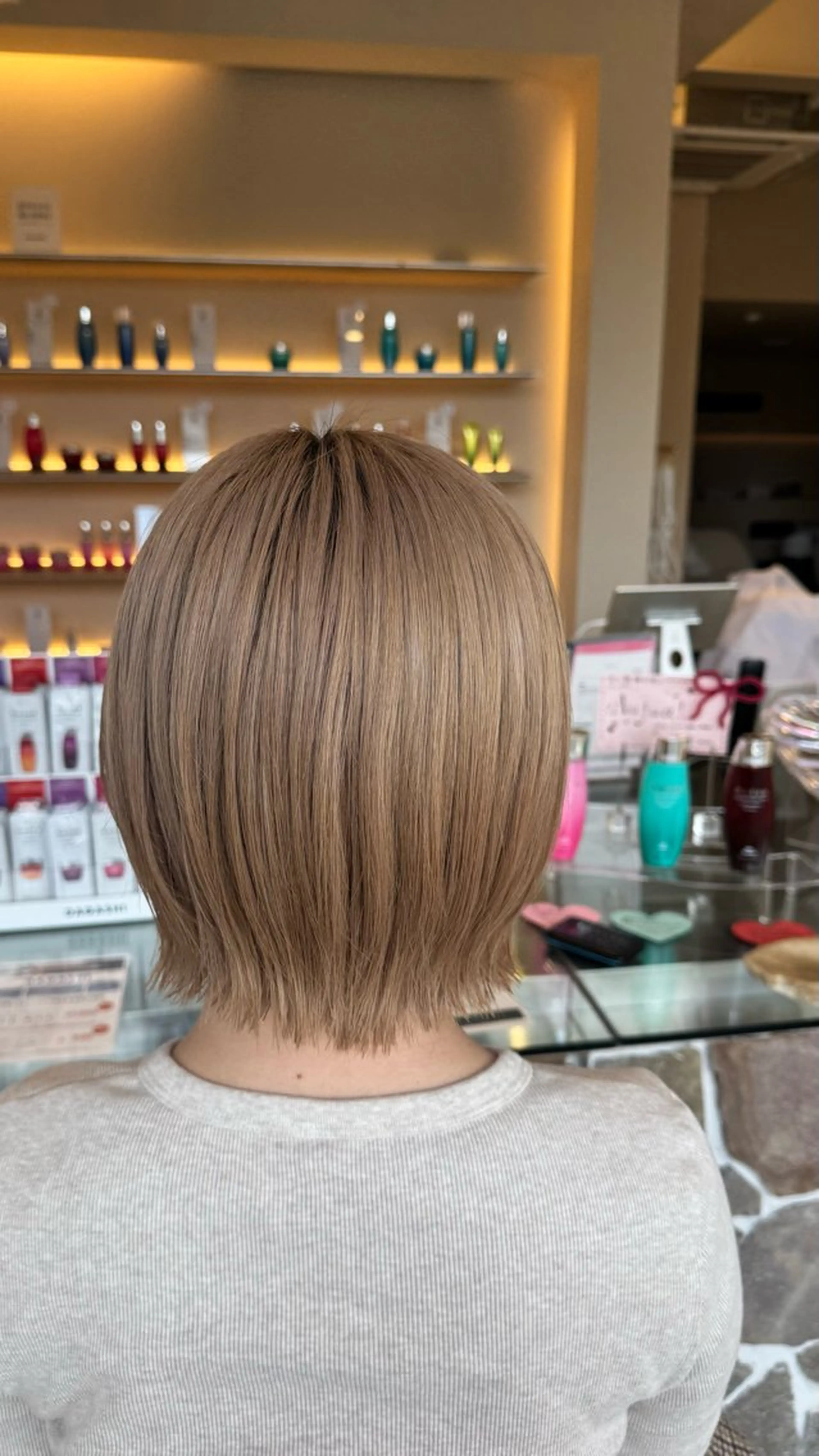 ショート カット ヘアカラー トリートメント 秋元 菜摘のヘアスタイル