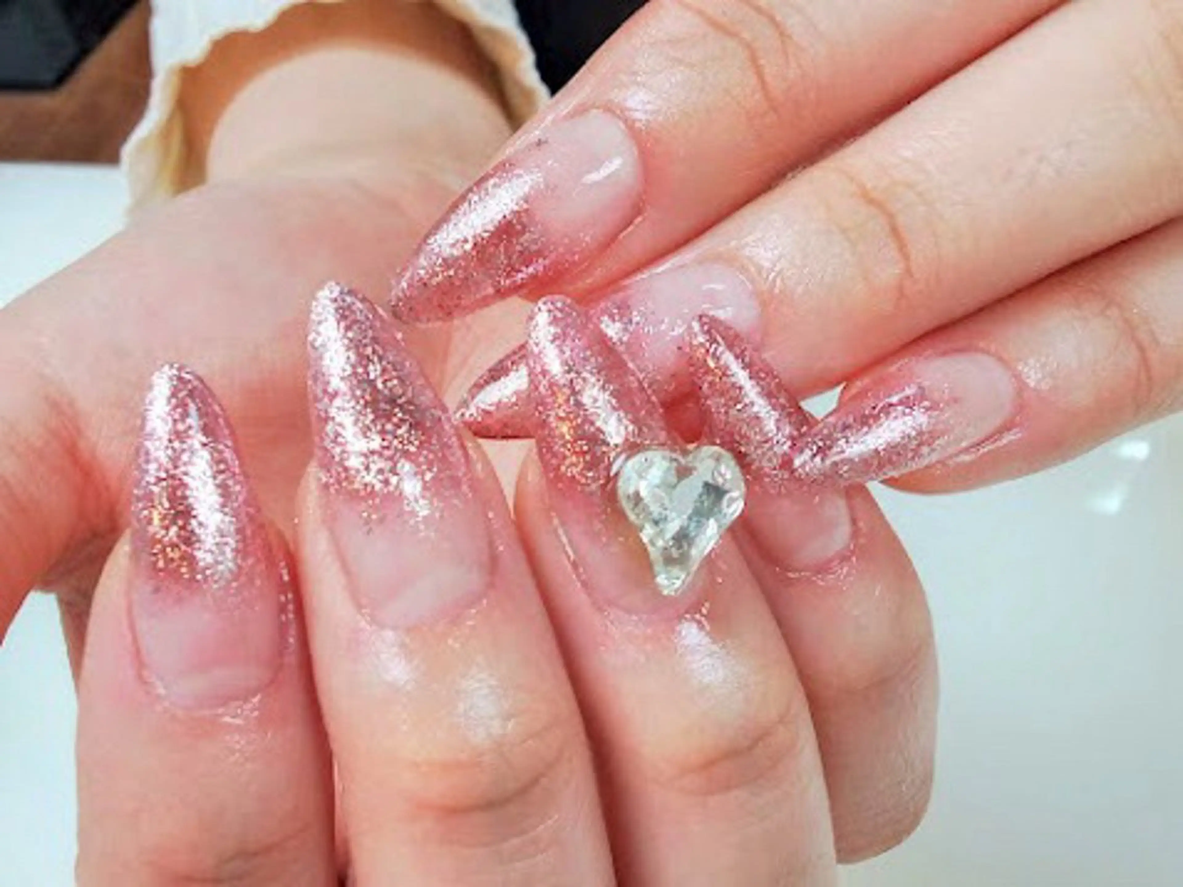 ネイル ラメ(グリッター) ピンク スカルプネイル ハンドネイル Pleasure / macoのネイルデザイン