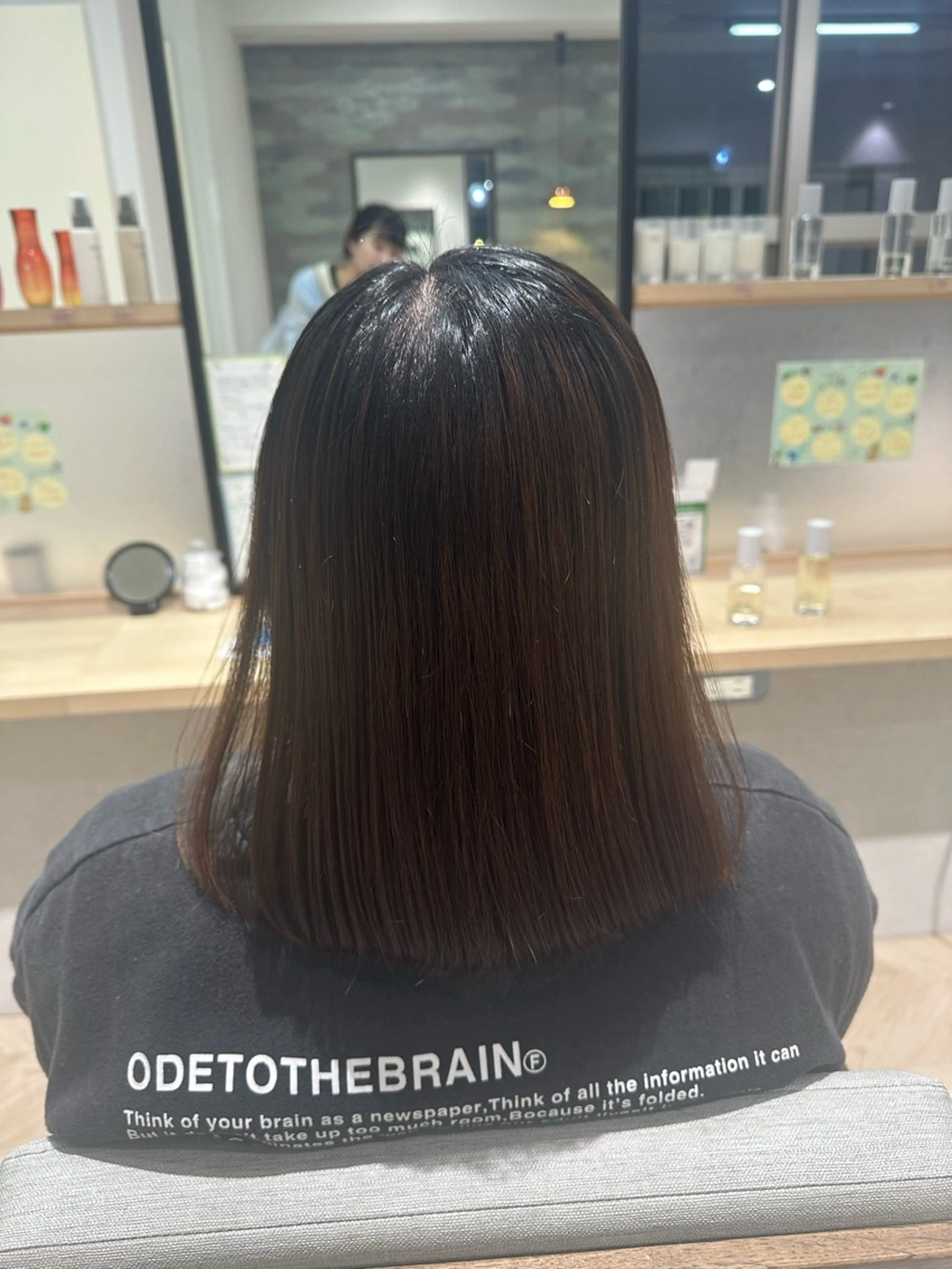 ミディアム カット 小澤 真帆のヘアスタイル
