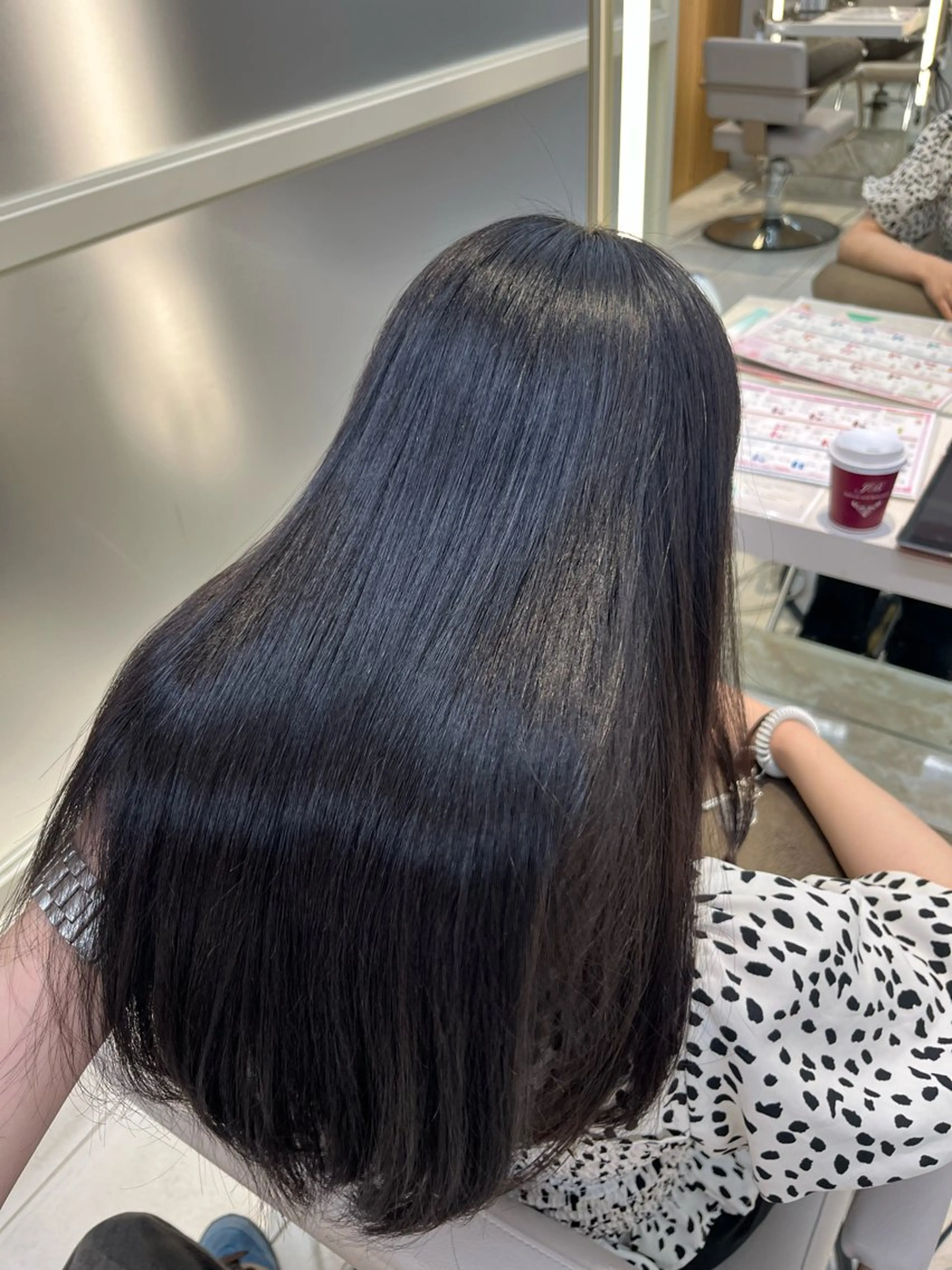 ロング 似合わせレイヤー/ 透明感カラーのヘアスタイル