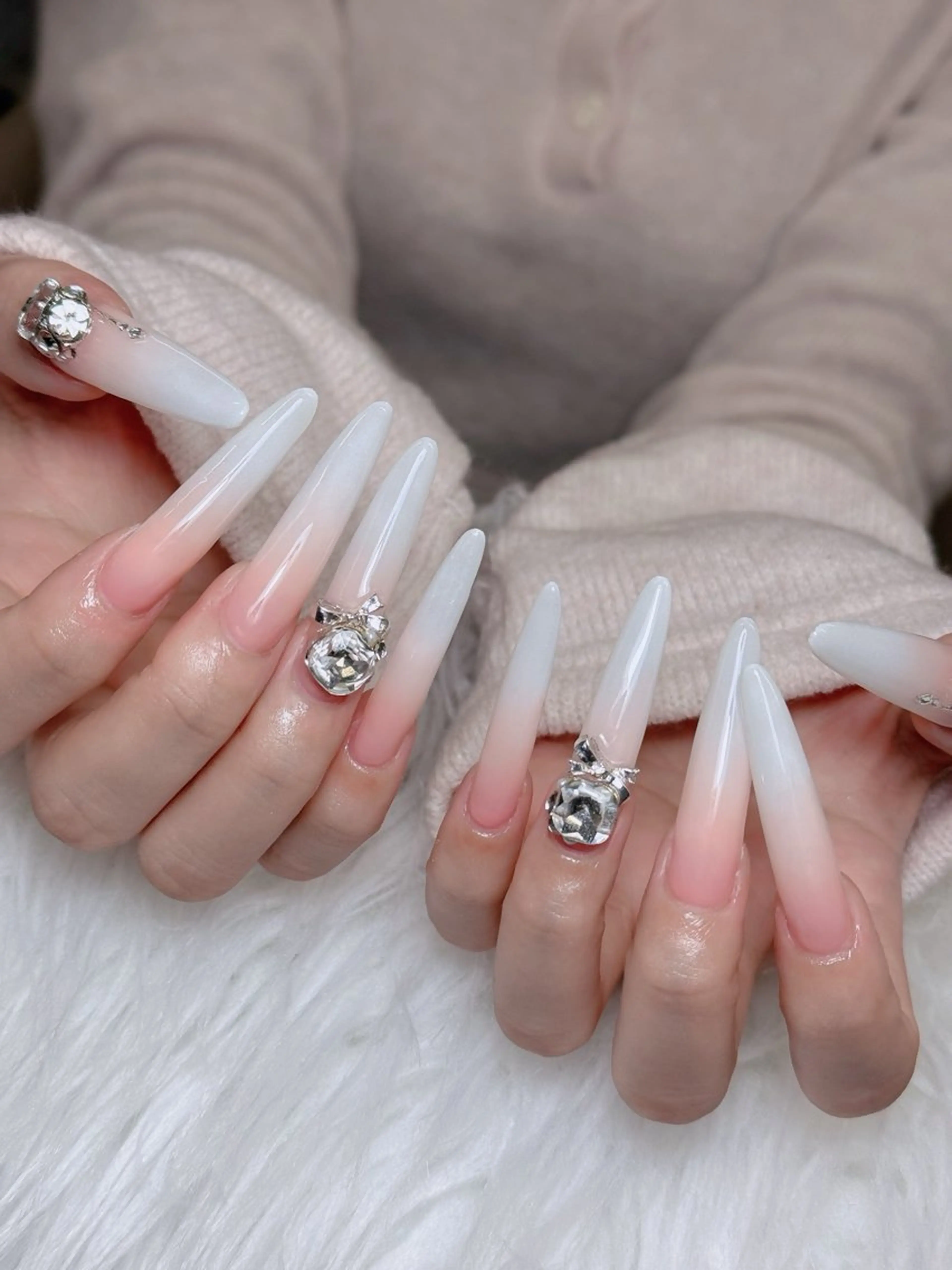 ネイル オーロラネイル チークネイル 長さ出し フレンチネイル ハロウィン ハンドネイル Lumi Shinokuboのネイルデザイン