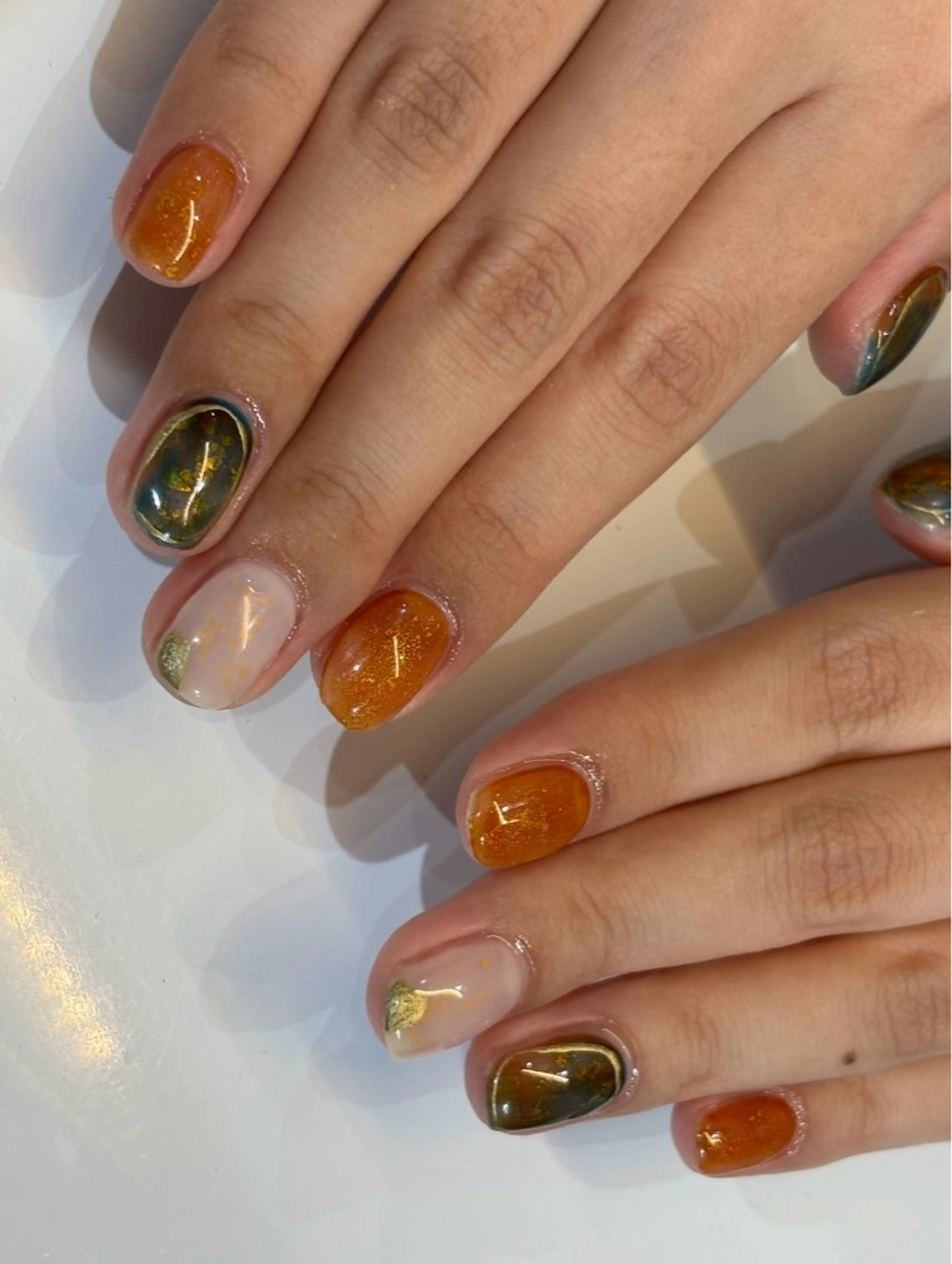 ネイル ニュアンスネイル ハンドネイル Lani🌈 MIIのネイルデザイン