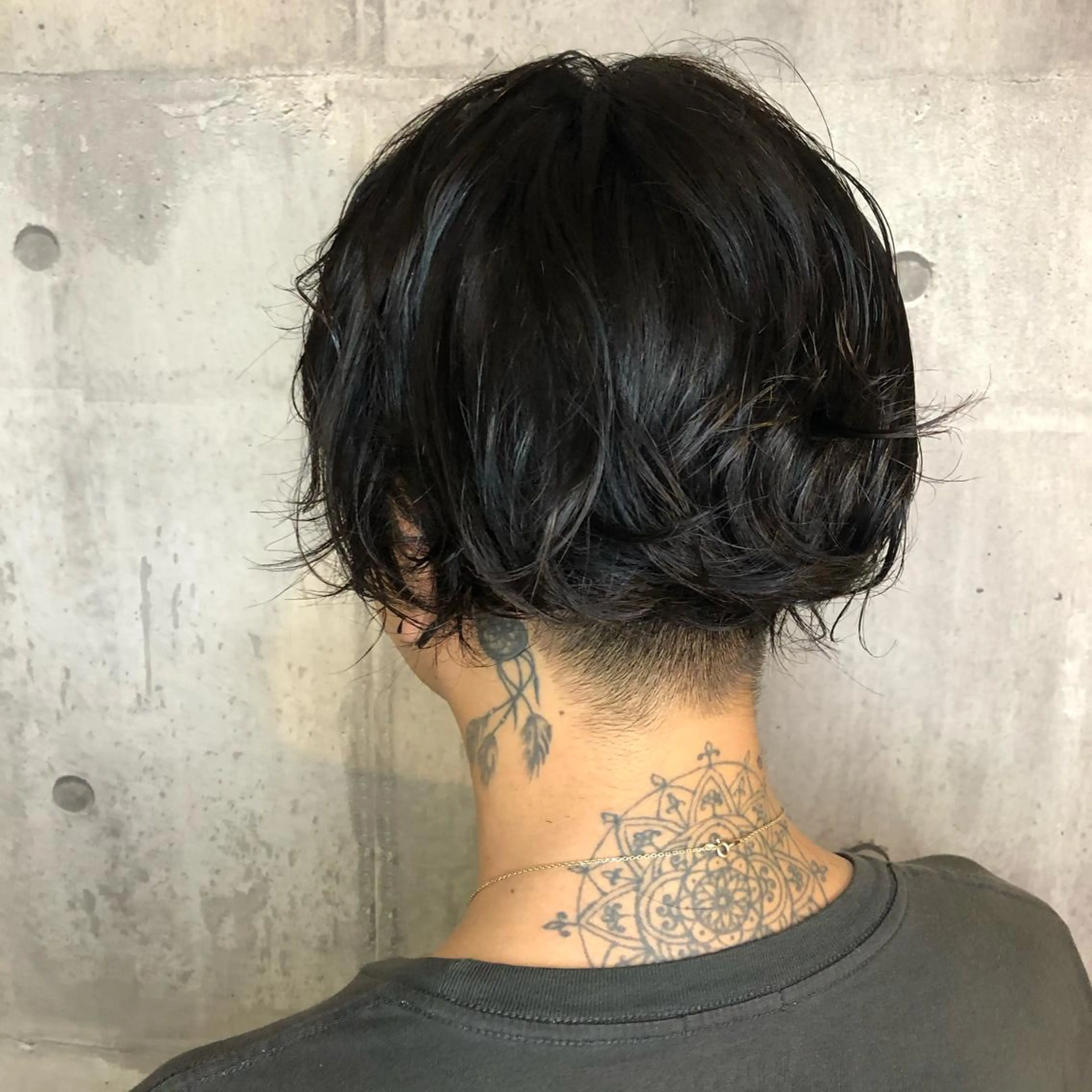 ミディアム パーマ メンズ ミディアムパーマ メンズパーマ 過去一の柔髪ヘア 🌿einshairのヘアスタイル