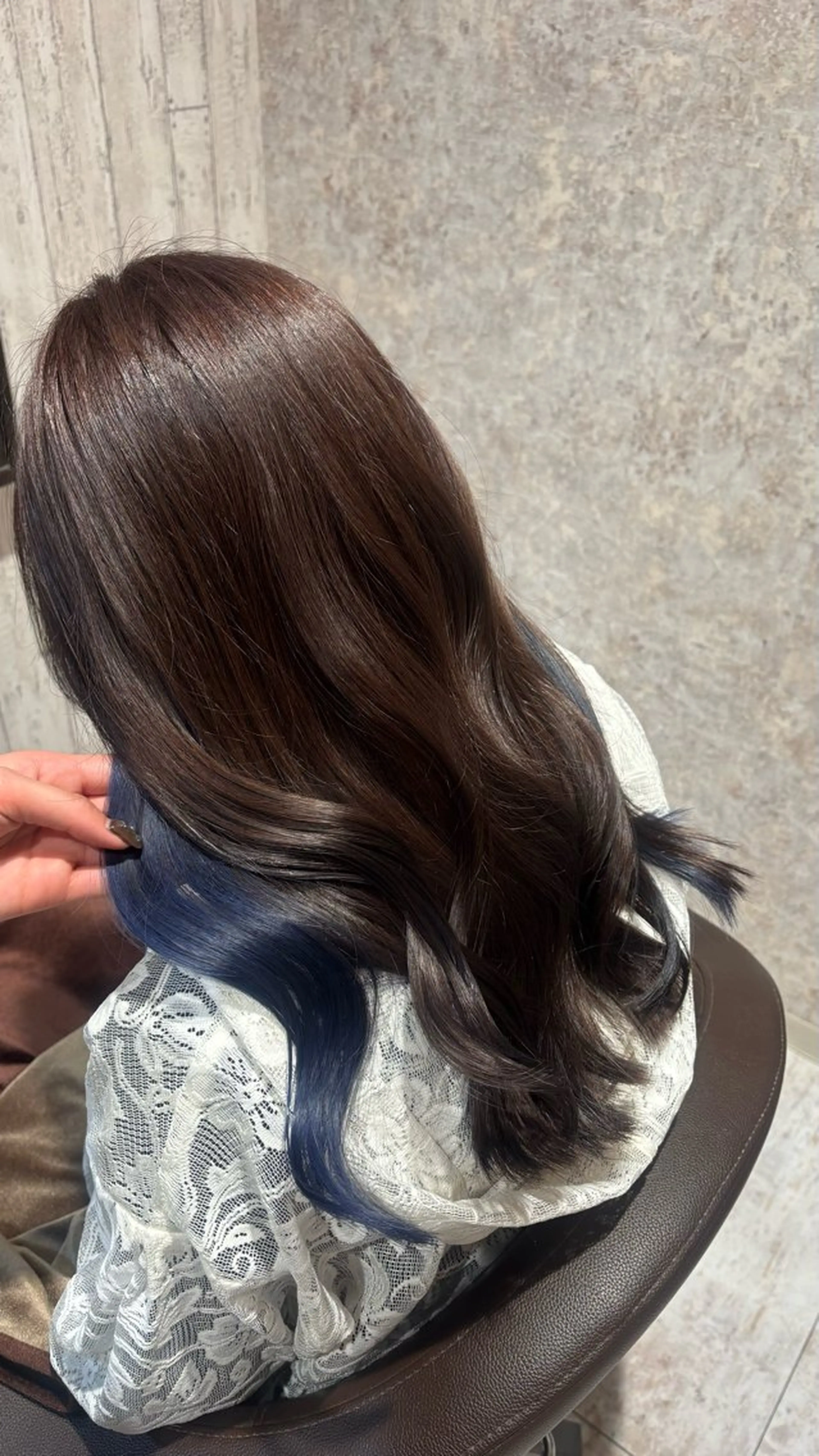 セミロング カラー ミストバング ブリーチ ブルーカラー デザインカラー フェイスフレーミング ヘアカラー 東田 さくらのヘアスタイル