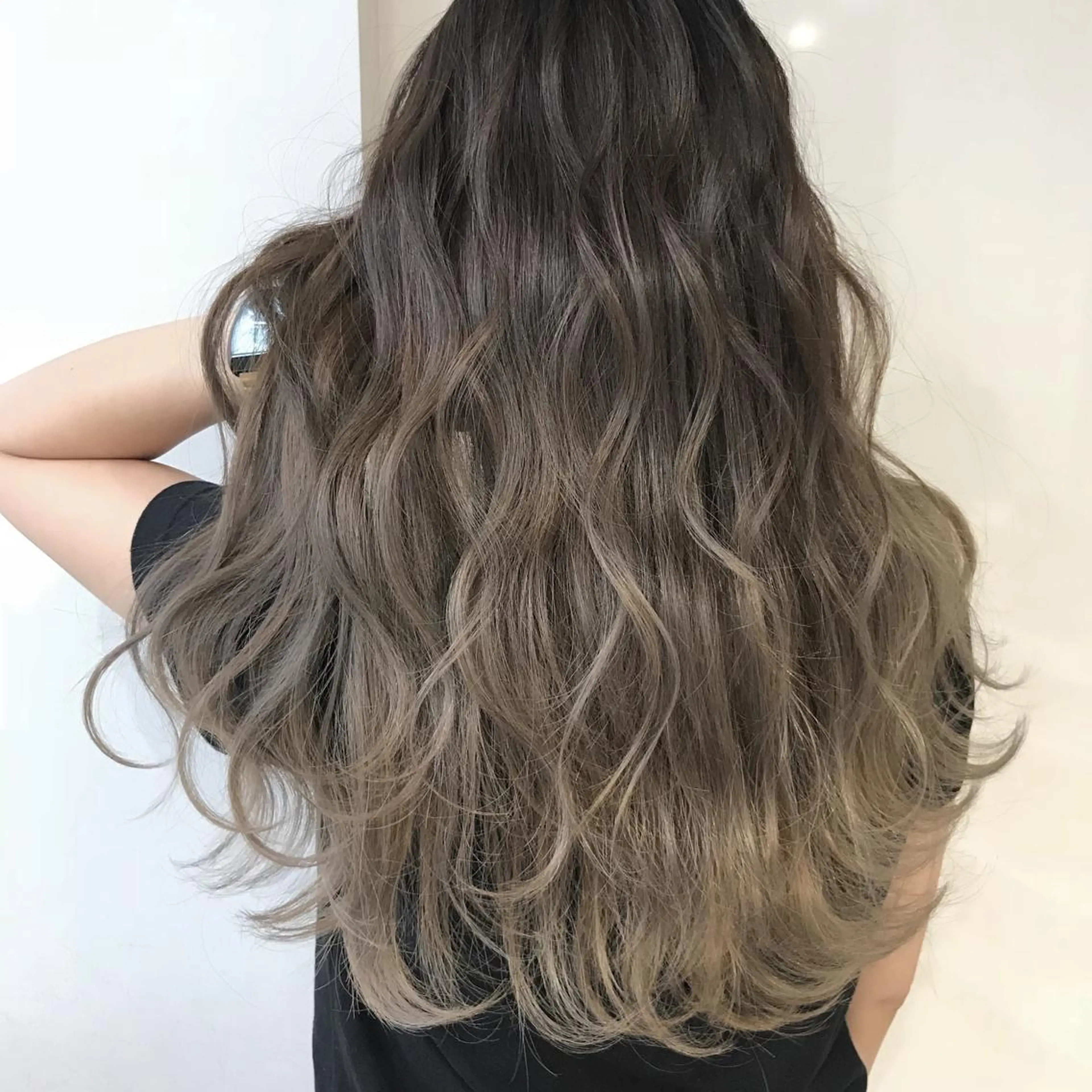 ロング カラー ヘアアレンジ 【公式】amble luxe池袋東口🩷のヘアスタイル