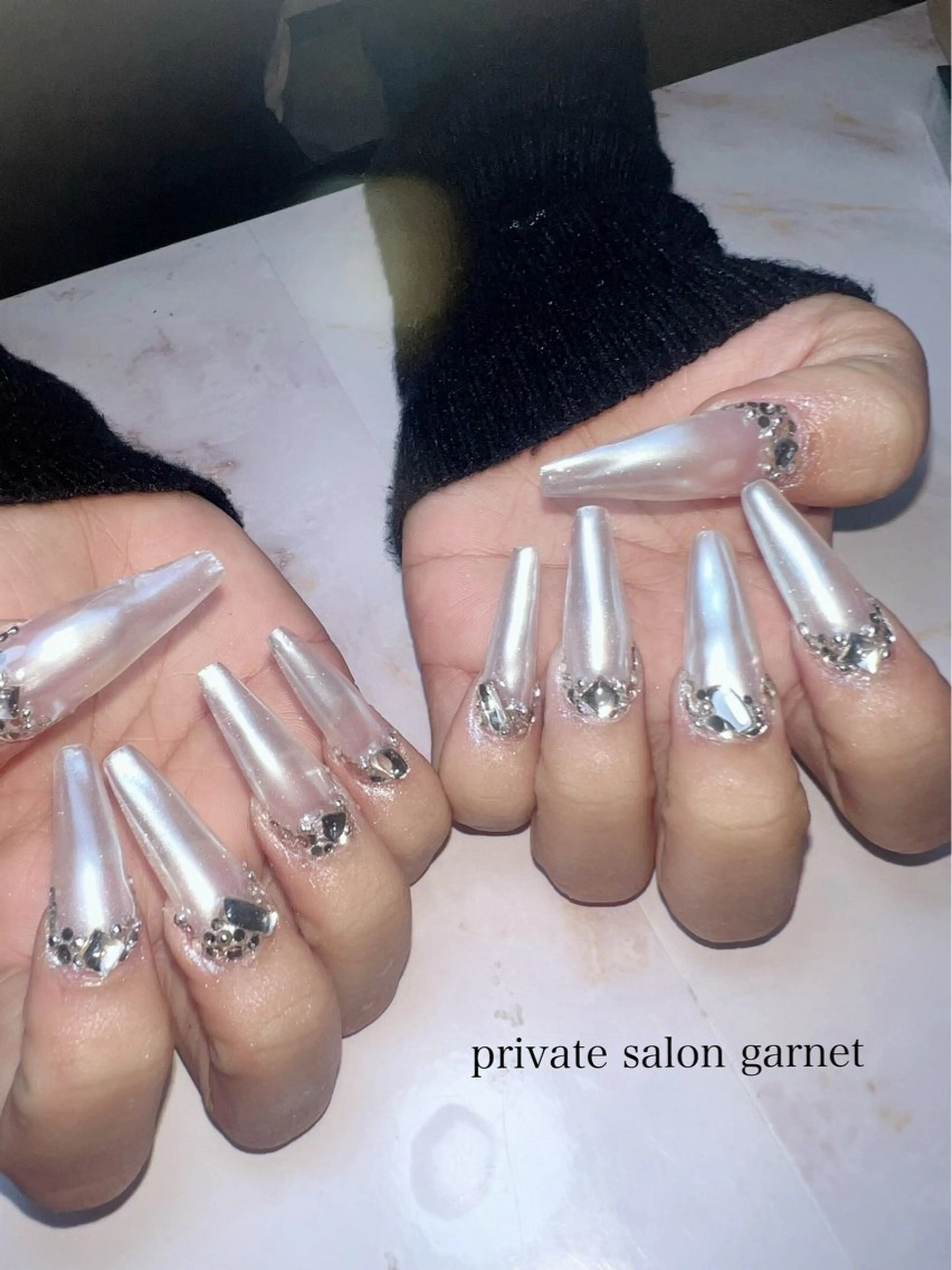 ネイル ミラーネイル ホワイト ハンドネイル Garnet nailのネイルデザイン