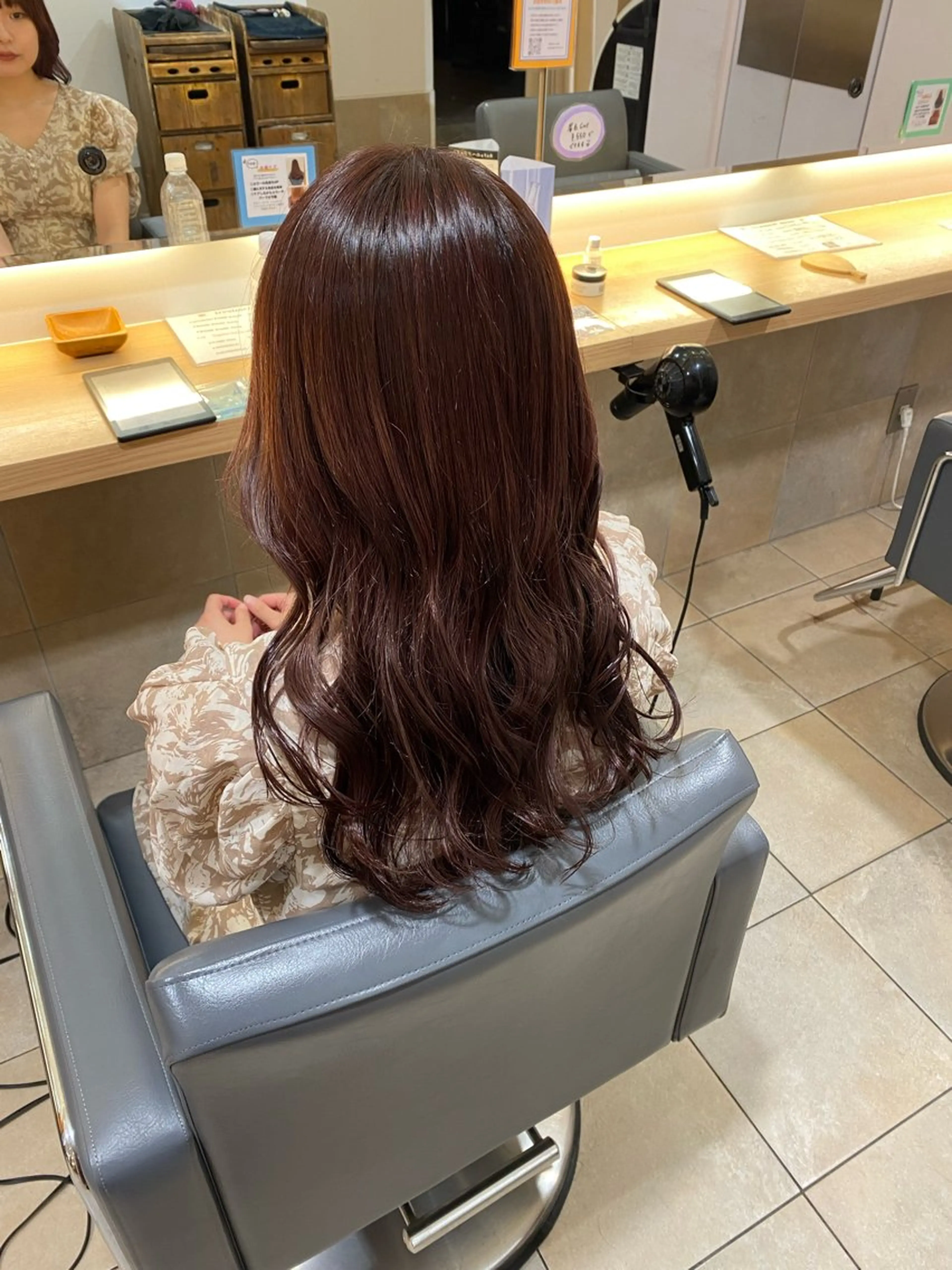 セミロング 谷川あかり /ナチュラルパーマのヘアスタイル