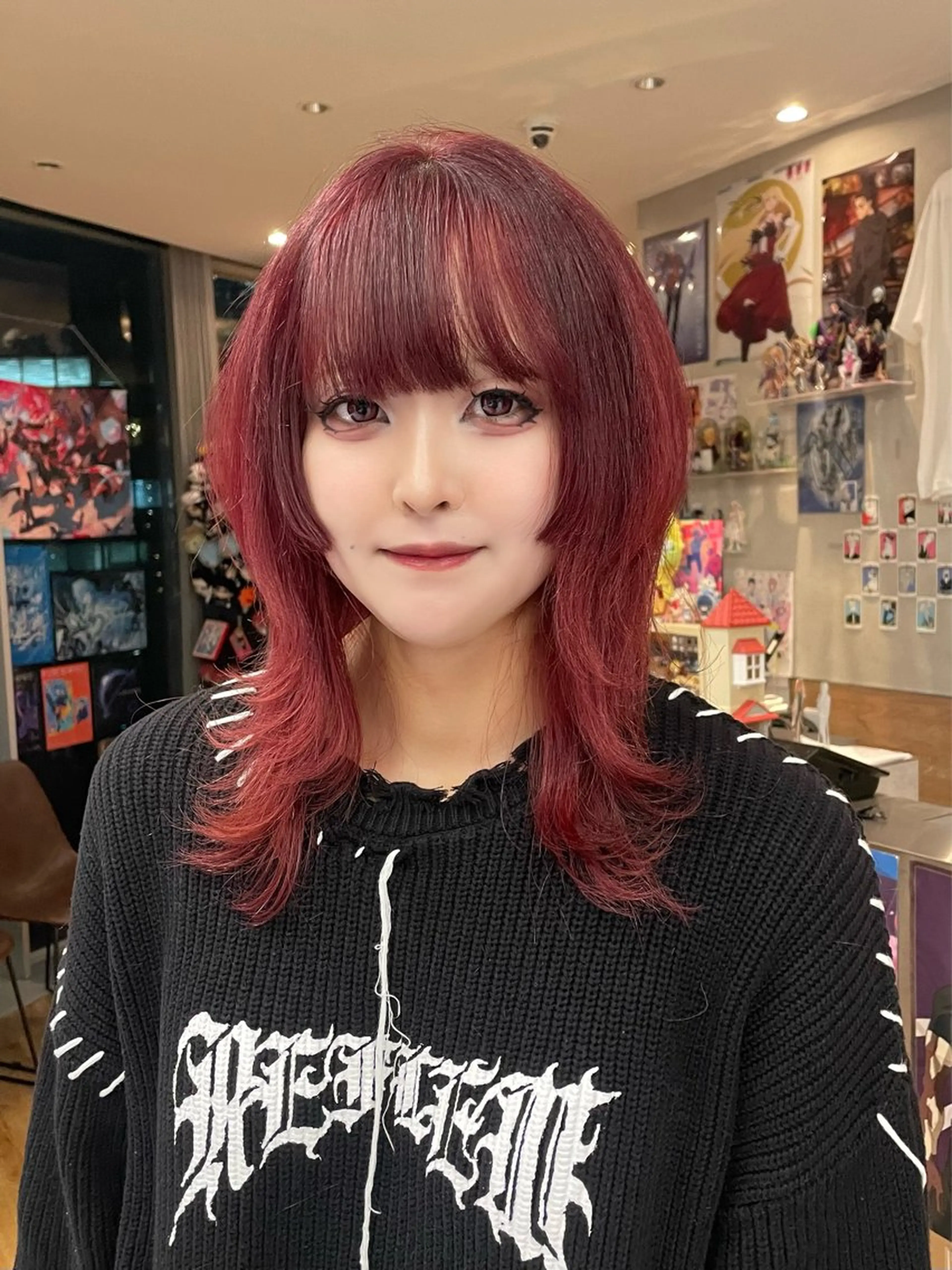 セミロング ウルフカット 🍭ハイトーン/ デザインカラー🦄のヘアスタイル