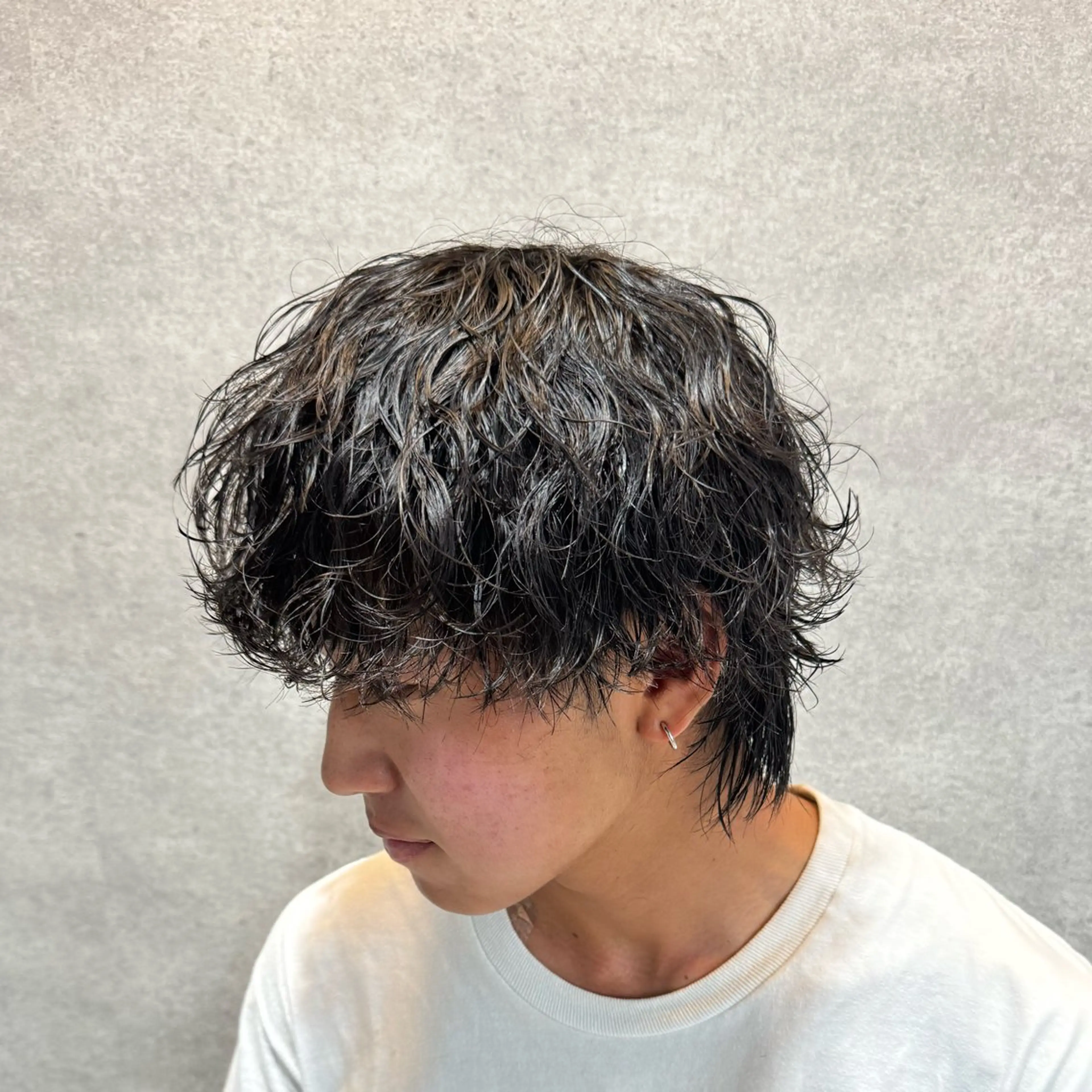 ショート カラー パーマ ヘアアレンジ メンズ センターパート メンズハイライト メンズメッシュ マッシュ メンズパーマ カット パーマ トリートメント ヘッドスパ ヘアセット 仕上がり満足度No. 1🔥BLUCK🔥のヘアスタイル