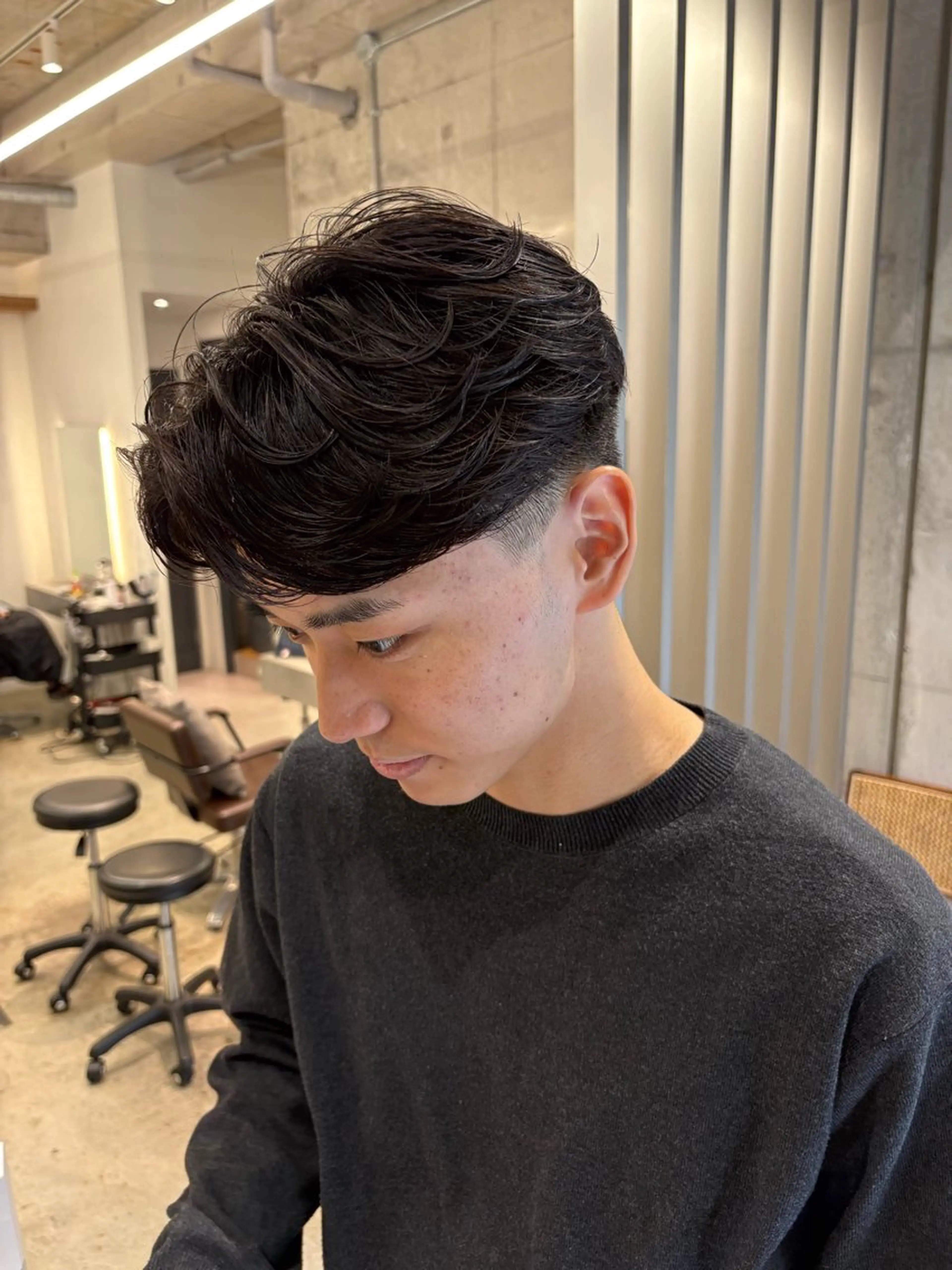 ショート パーマ メンズ フェザーパーマ メンズパーマ メンズショート ショートヘア 縮毛矯正 カット パーマ 【メンズ縮毛矯正】 FILMS  軍司のヘアスタイル