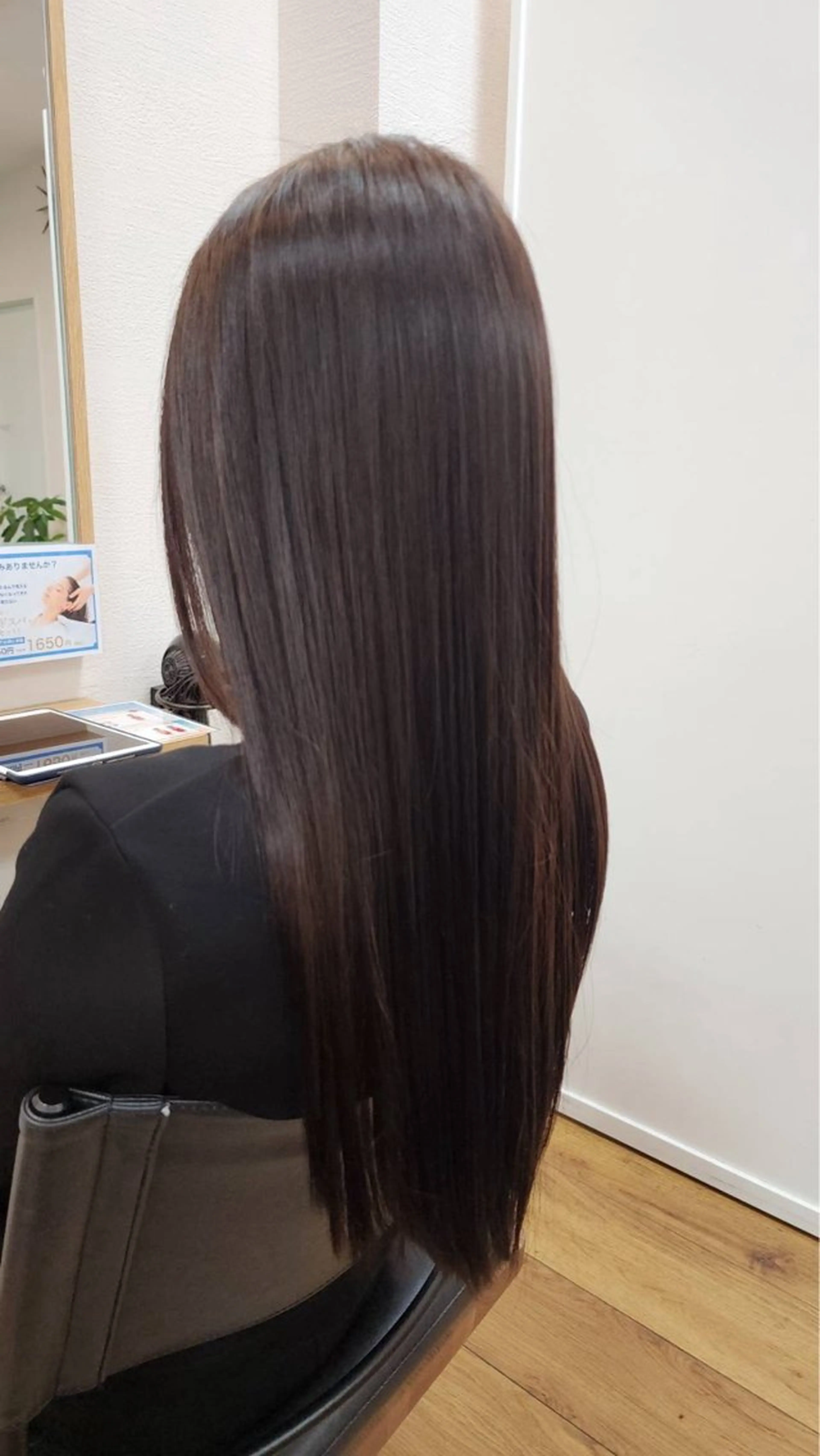 カラー トリートメント MOLLA モモカのヘアスタイル
