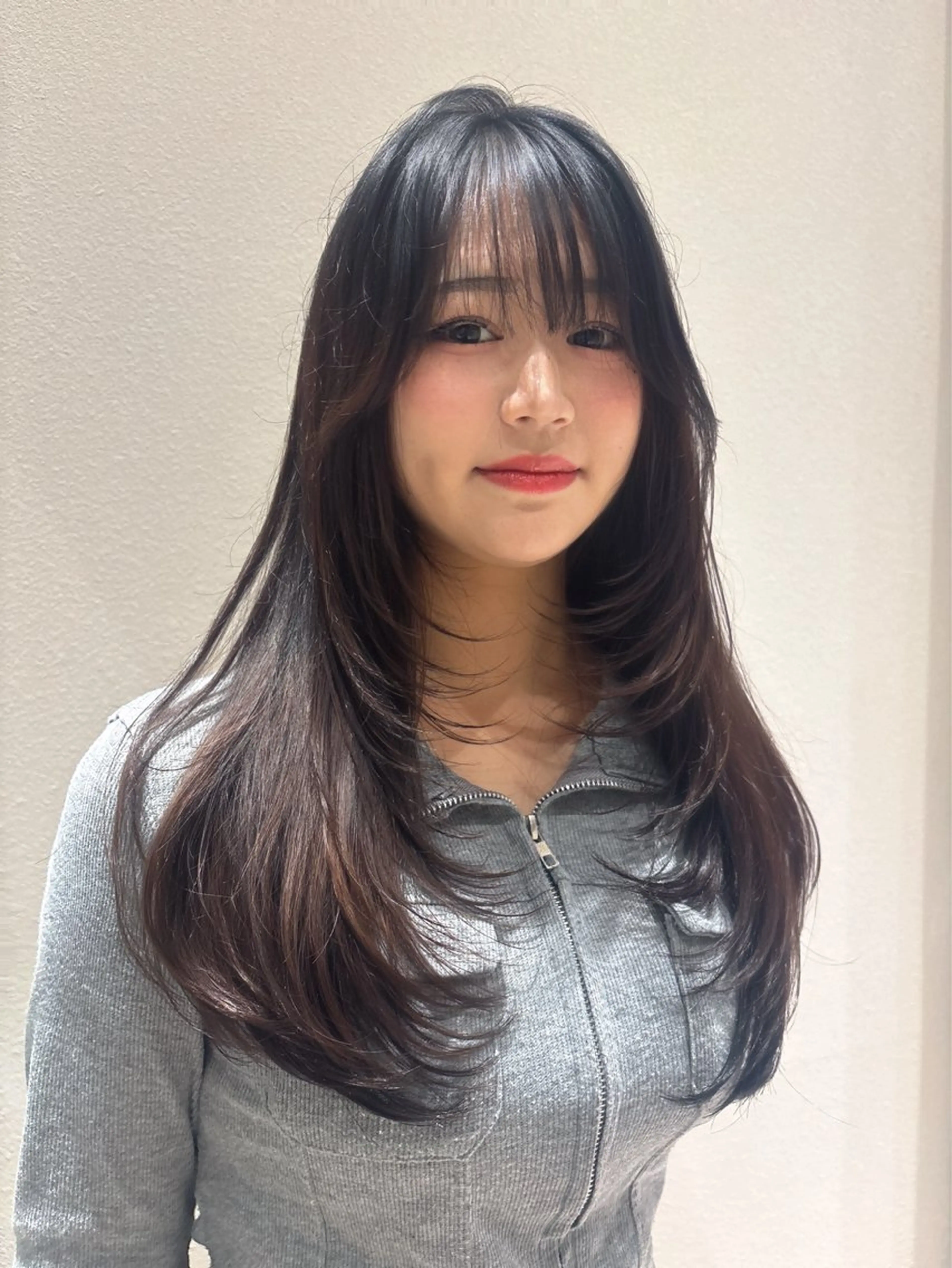 ロング カット ブリーチ🌟リタッチ 🎠KANON🎡のヘアスタイル