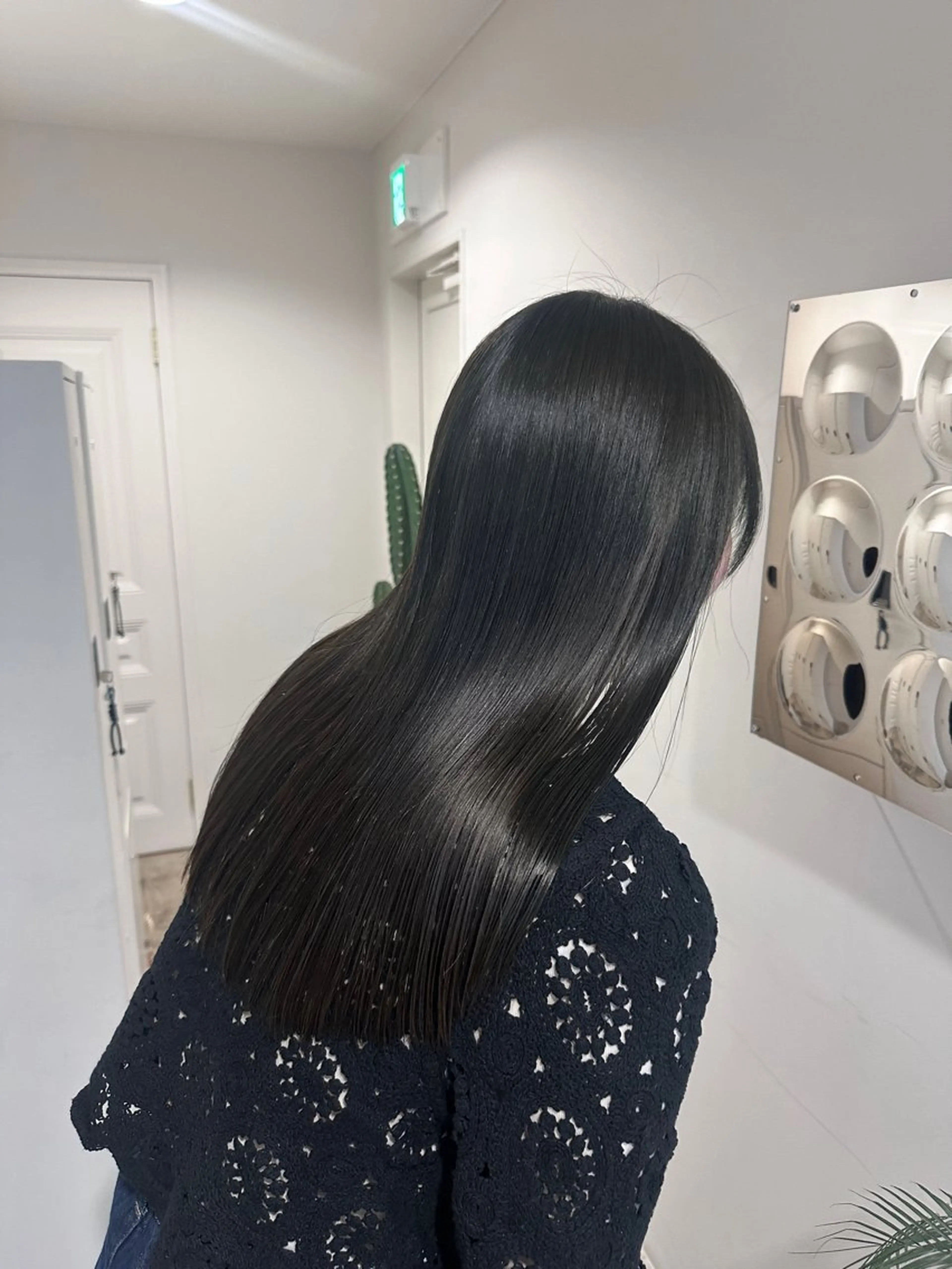 ロング カラー パーマ オリーブカラー 髪質改善 縮毛矯正 ストレートパーマ カット ヘアカラー 縮毛矯正 トリートメント 透明感カラー/顔周り レイヤー/髪質改善のヘアスタイル