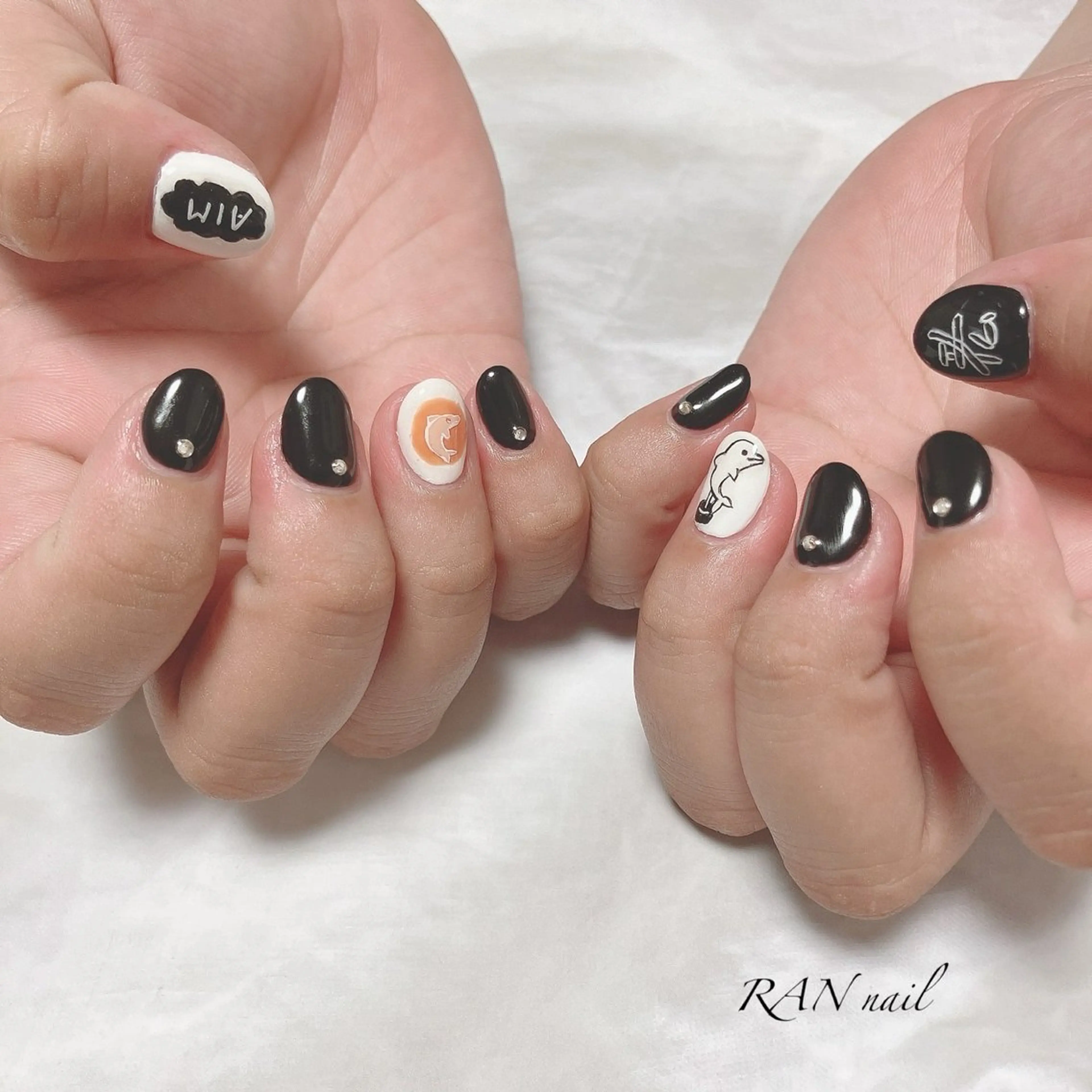 ネイル キラキラネイル シンプルネイル ハンドネイル フットネイル RAN nail 〜ランネイル〜所属・RAN nailのネイルデザイン