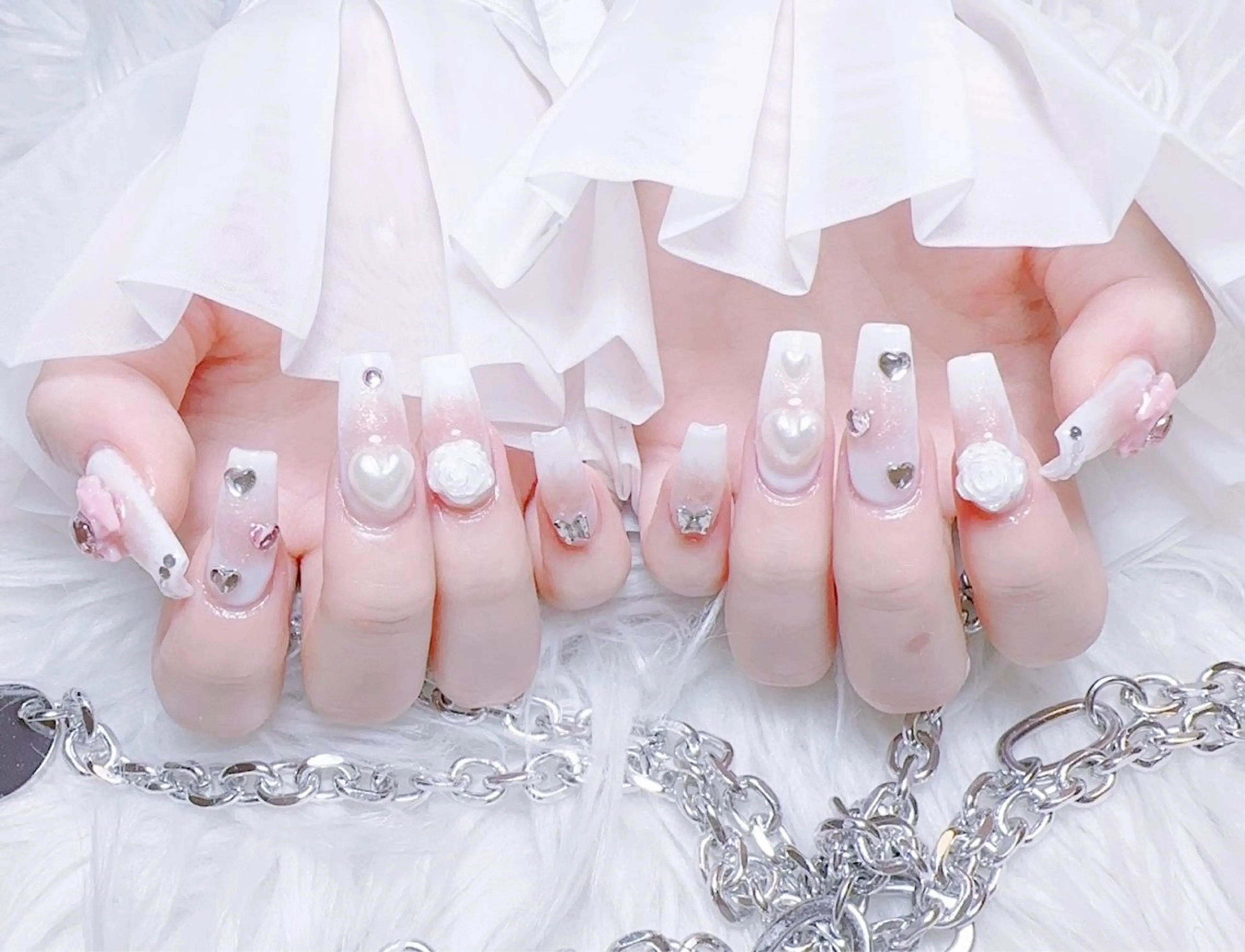 ネイル チークネイル 長さ出し フラワーネイル フレンチネイル ガーリー ハンドネイル ハンドケア NEW NAIL 池袋のネイルデザイン